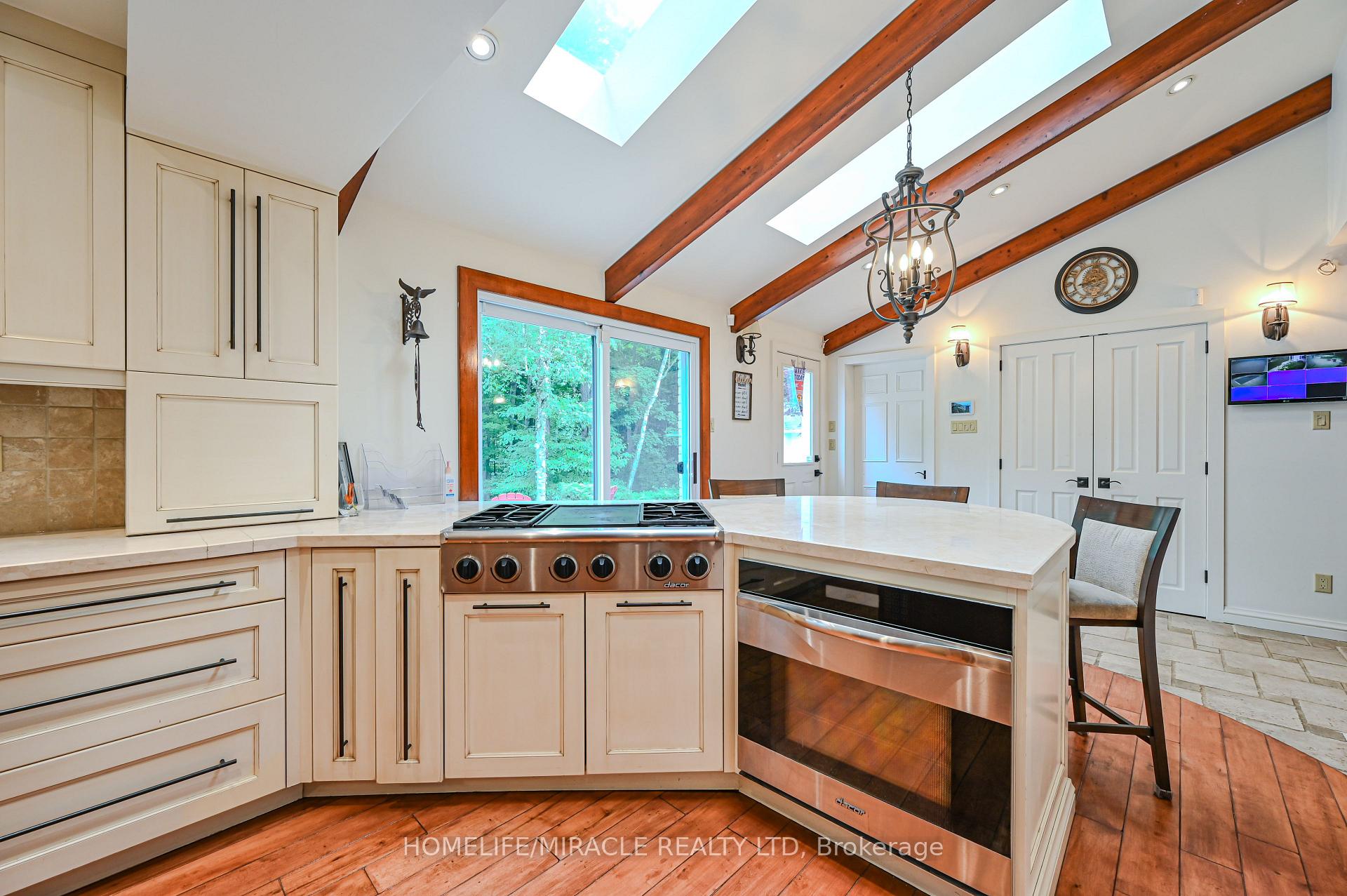 Photo 17 of 62 Gibson Lake Drive, Caledon, Palgrave — HOMEH