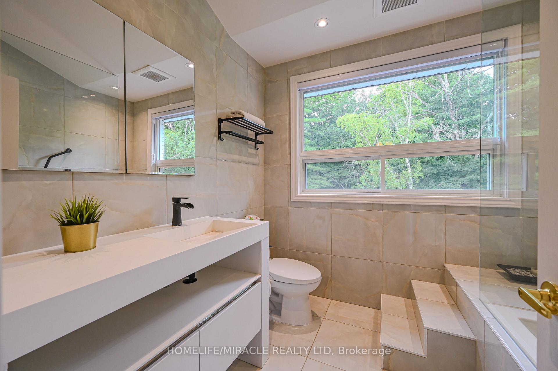 Photo 34 of 62 Gibson Lake Drive, Caledon, Palgrave — HOMEH