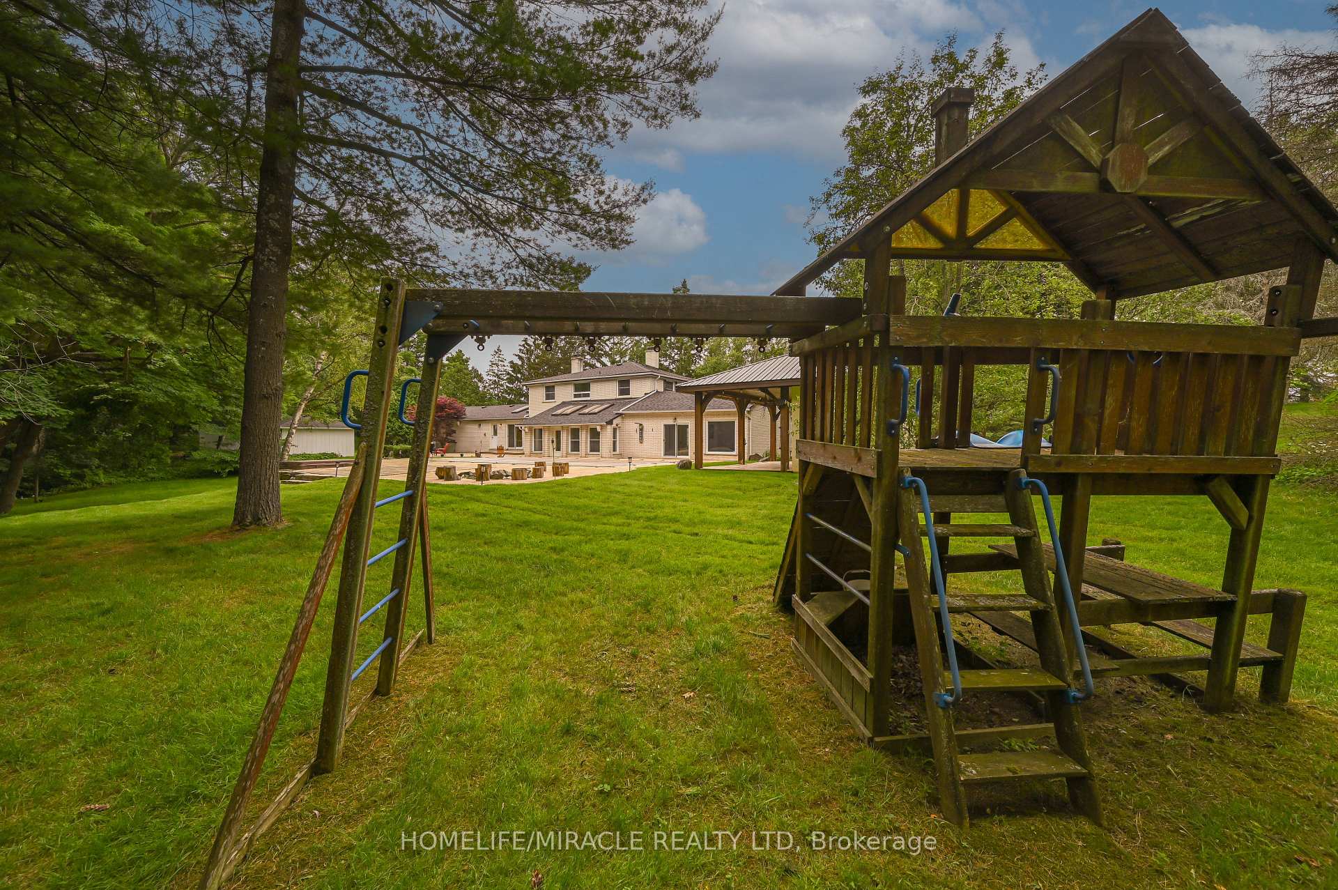 Photo 48 of 62 Gibson Lake Drive, Caledon, Palgrave — HOMEH