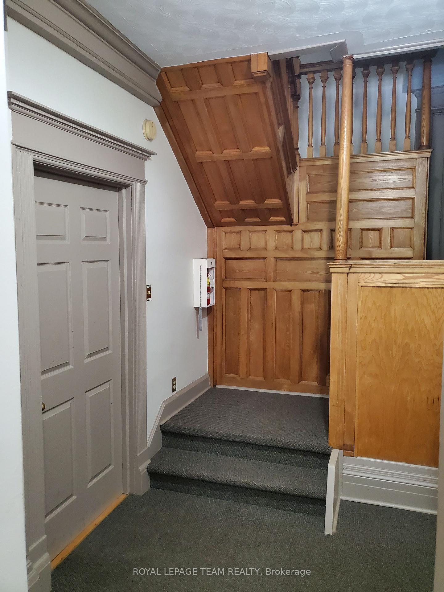 Photo 2 of Unit 1, 540 Gilmour Street, Ottawa, Ottawa Centre — HOMEH