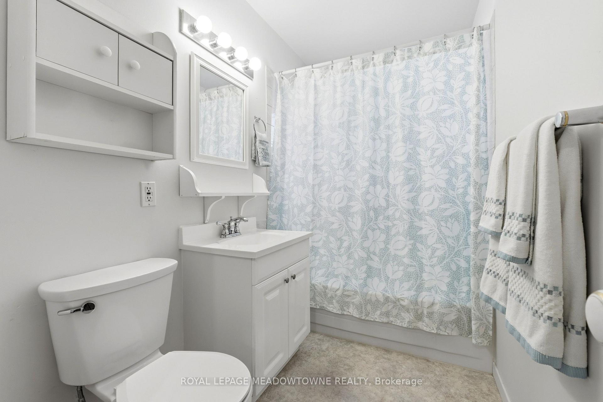 Photo 20 of 177 Delrex Boulevard, Halton Hills, Georgetown — HOMEH