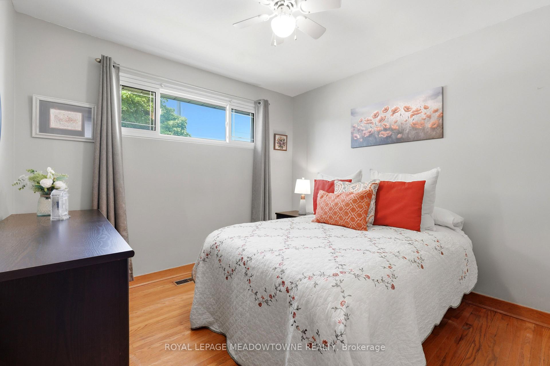 Photo 21 of 177 Delrex Boulevard, Halton Hills, Georgetown — HOMEH