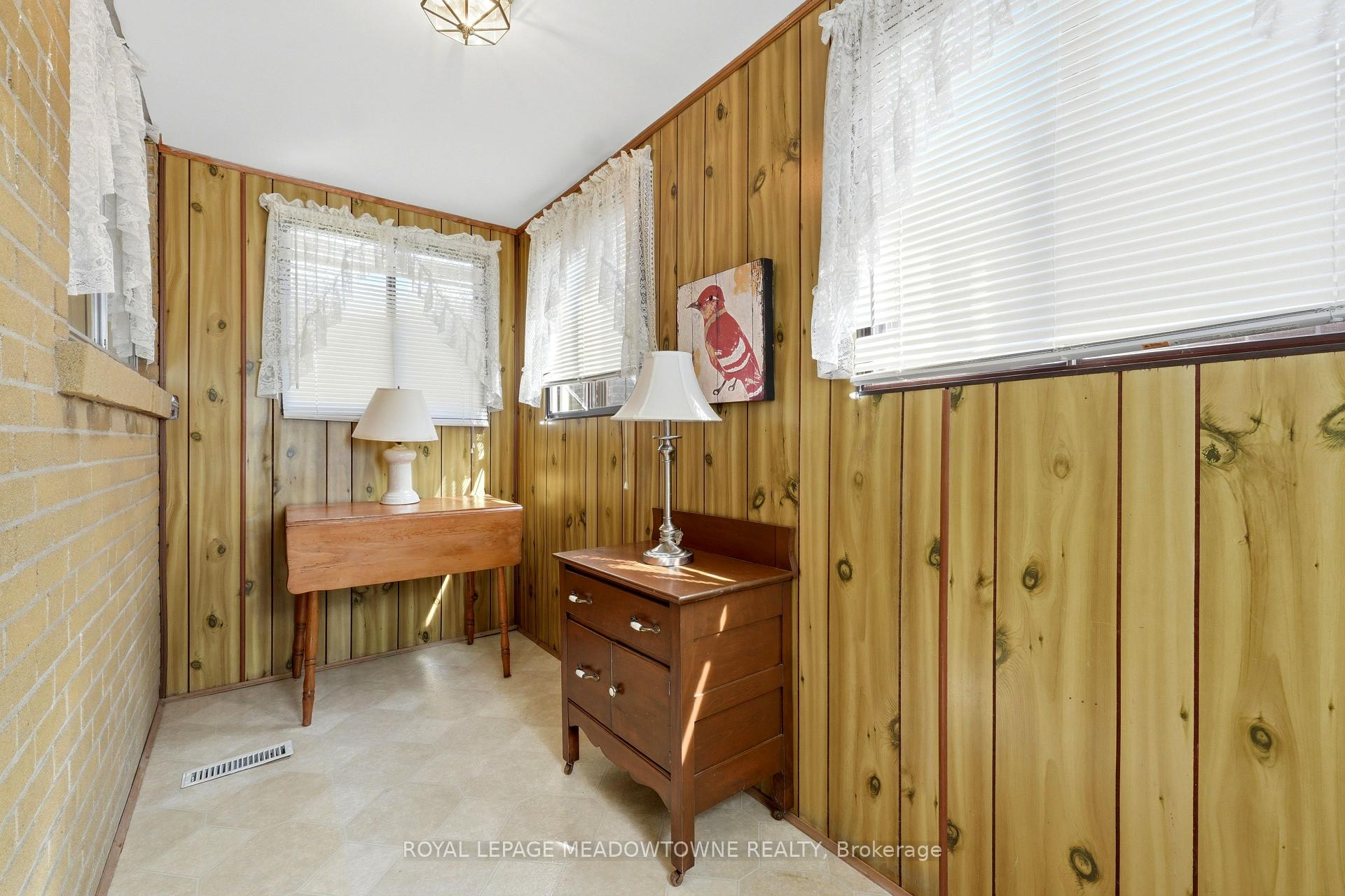Photo 18 of 177 Delrex Boulevard, Halton Hills, Georgetown — HOMEH