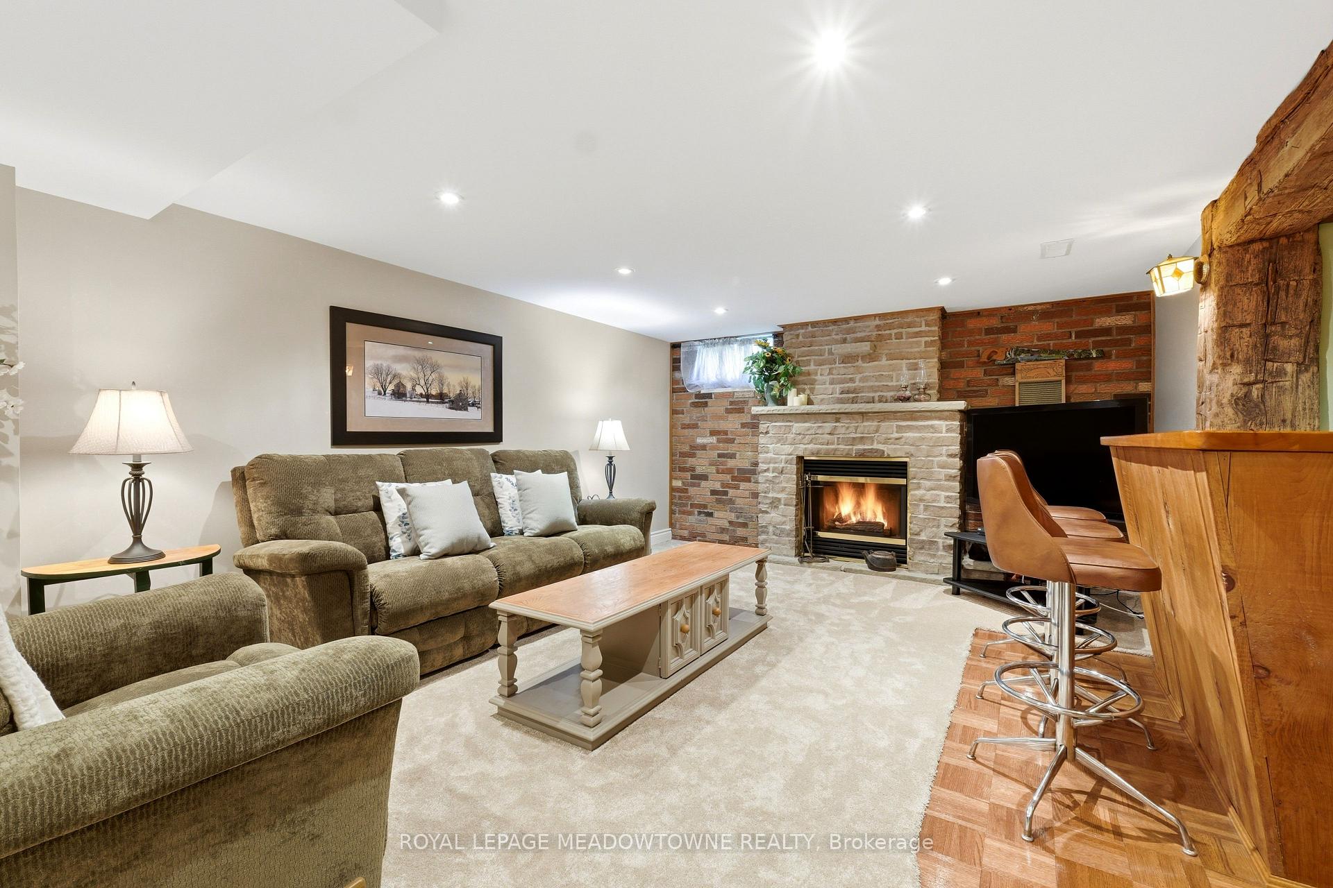 Photo 22 of 177 Delrex Boulevard, Halton Hills, Georgetown — HOMEH