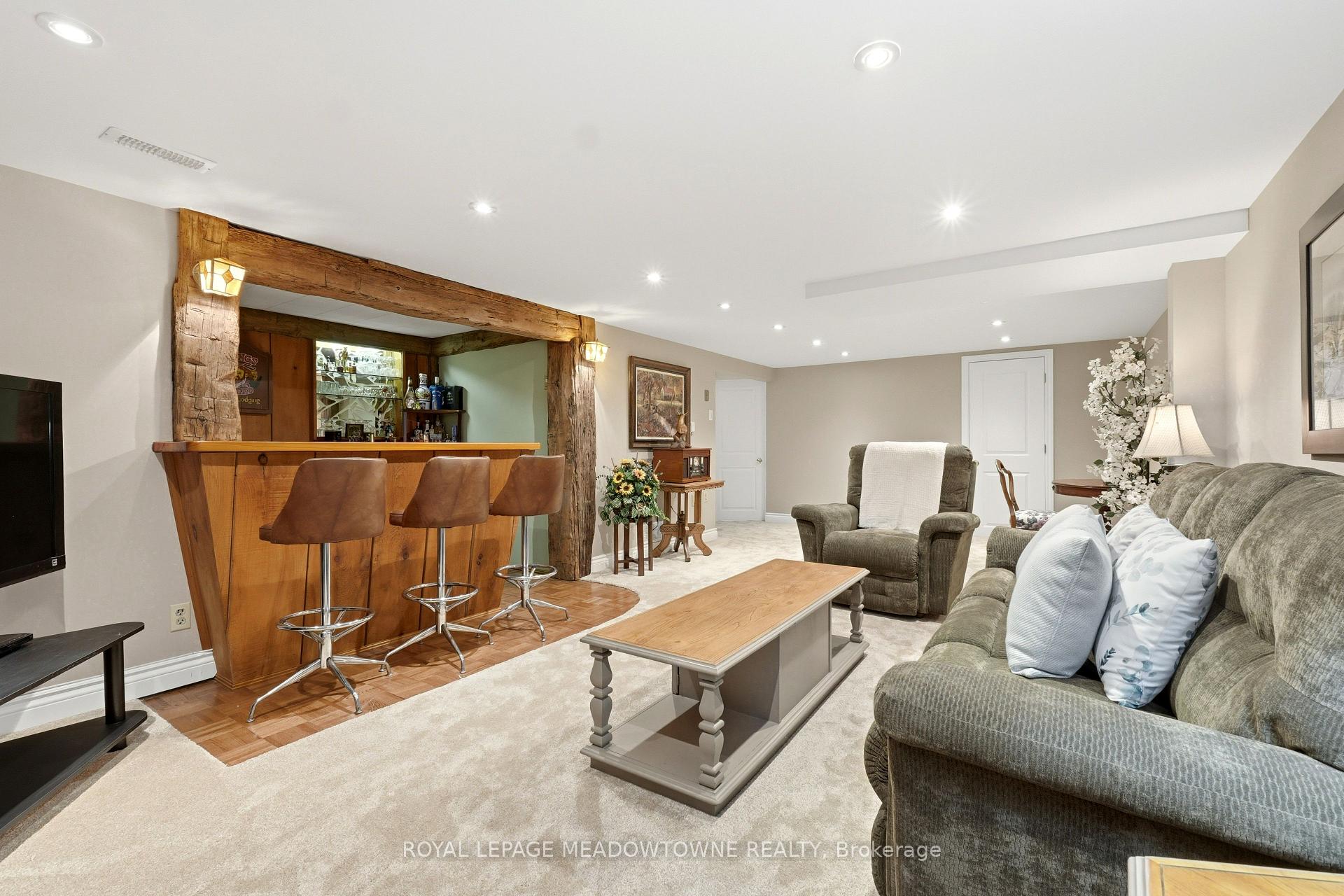 Photo 23 of 177 Delrex Boulevard, Halton Hills, Georgetown — HOMEH