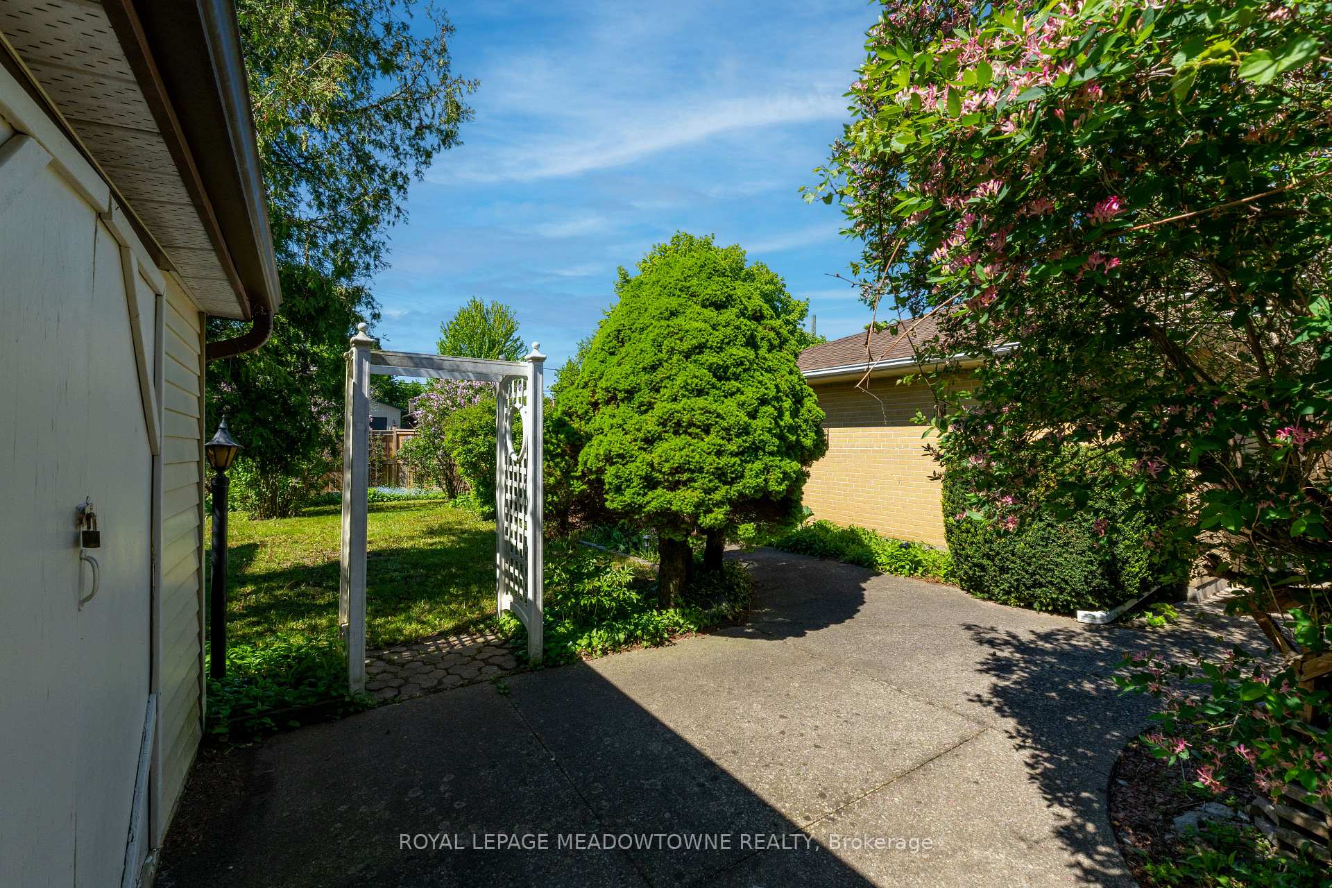 Photo 27 of 177 Delrex Boulevard, Halton Hills, Georgetown — HOMEH