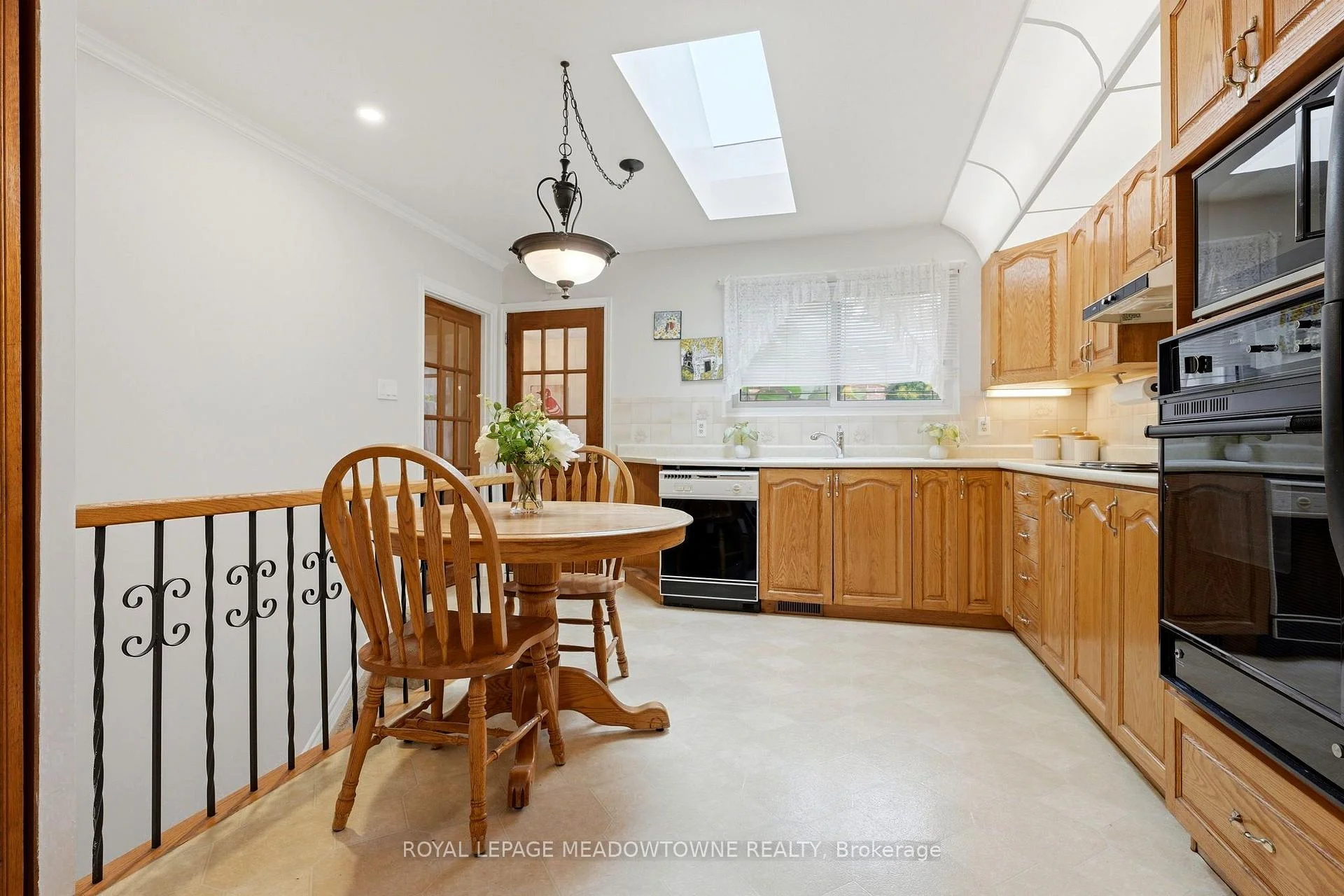 Photo 14 of 177 Delrex Boulevard, Halton Hills, Georgetown — HOMEH