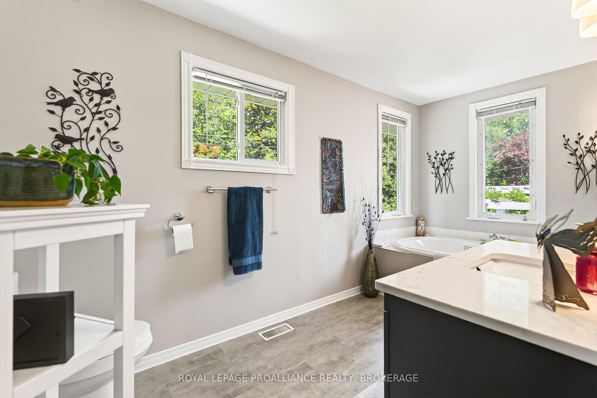 Photo 23 of 379 Glen Castle Road, Kingston, City SouthWest — HOMEH