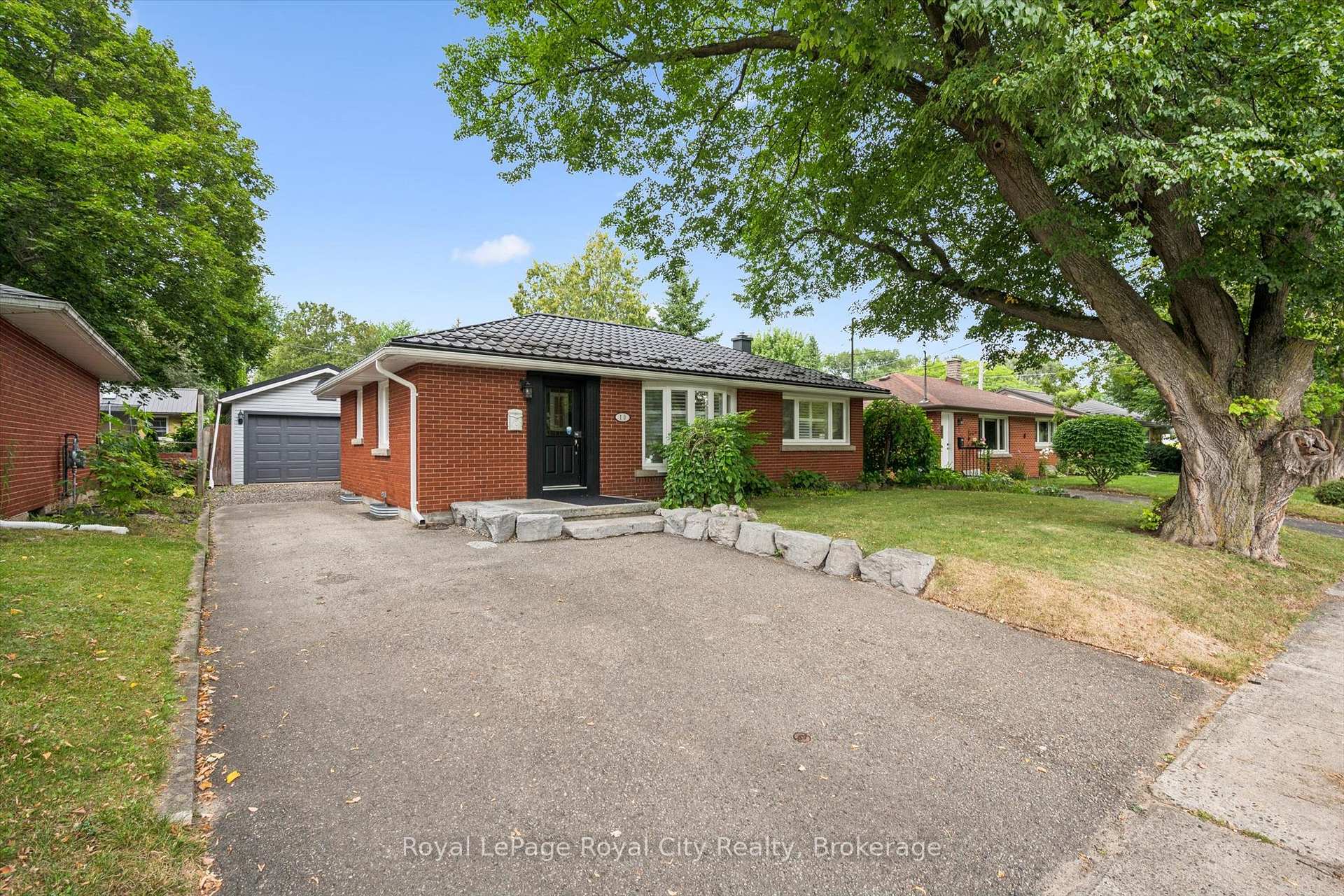 Photo 5 of 10 Sumac Place, Guelph, Riverside Park — HOMEH