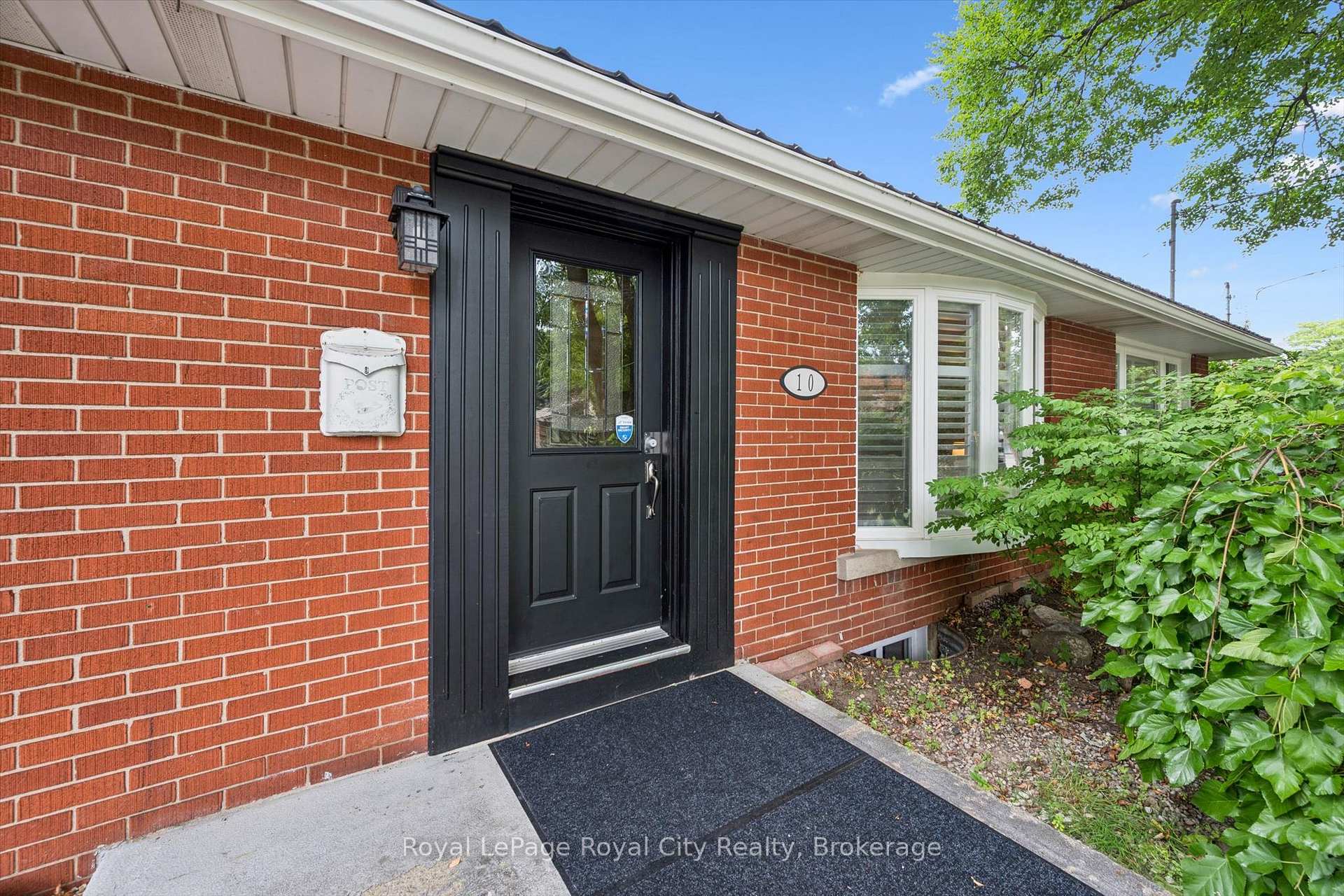Photo 6 of 10 Sumac Place, Guelph, Riverside Park — HOMEH