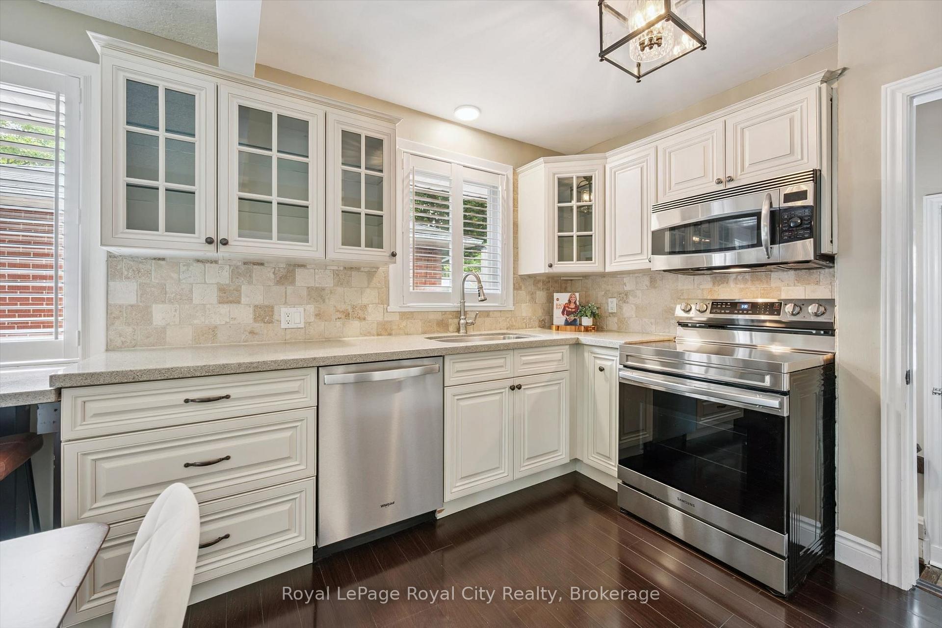 Photo 11 of 10 Sumac Place, Guelph, Riverside Park — HOMEH