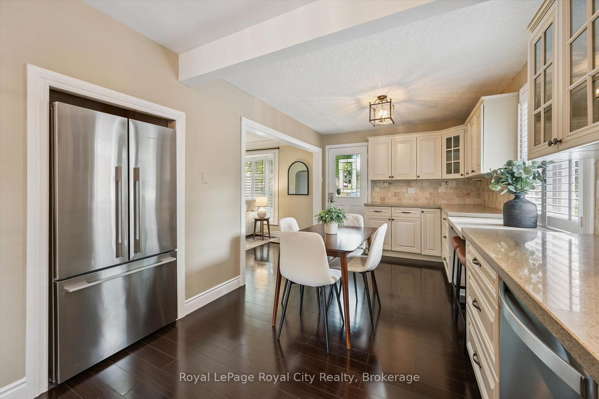 Photo 13 of 10 Sumac Place, Guelph, Riverside Park — HOMEH