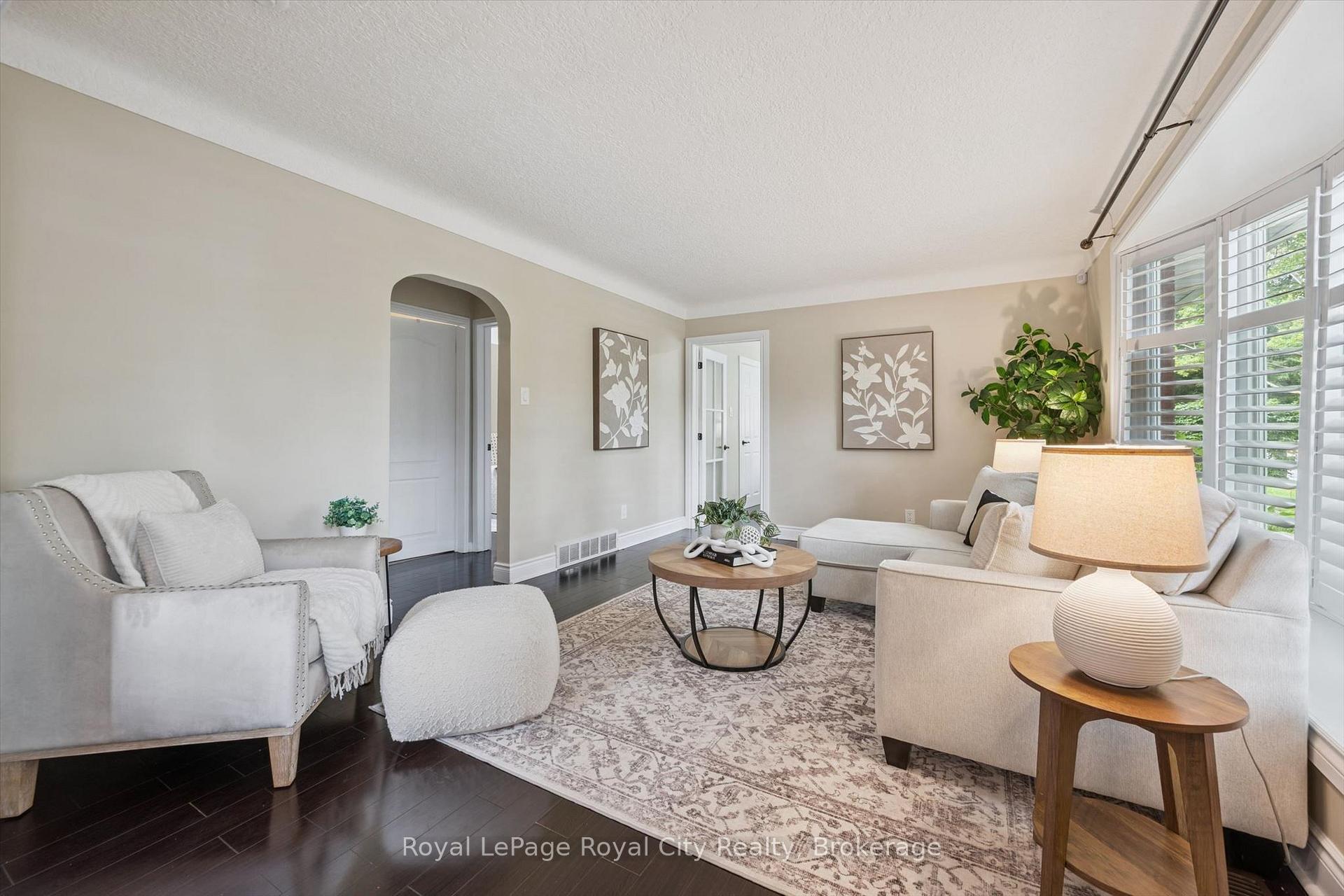Photo 14 of 10 Sumac Place, Guelph, Riverside Park — HOMEH