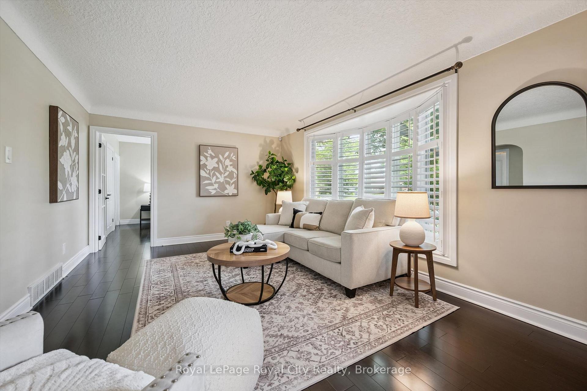Photo 15 of 10 Sumac Place, Guelph, Riverside Park — HOMEH