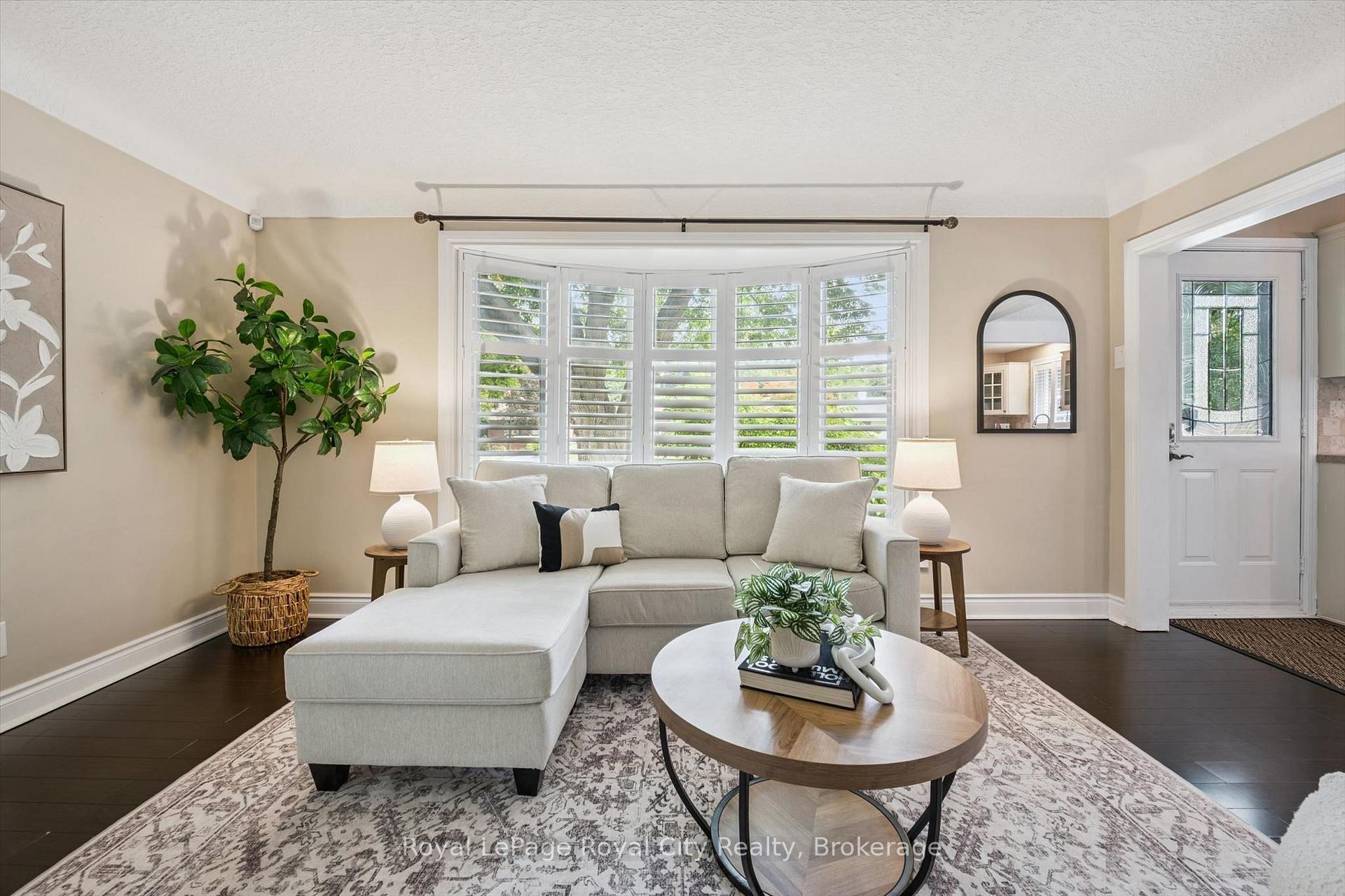 Photo 16 of 10 Sumac Place, Guelph, Riverside Park — HOMEH