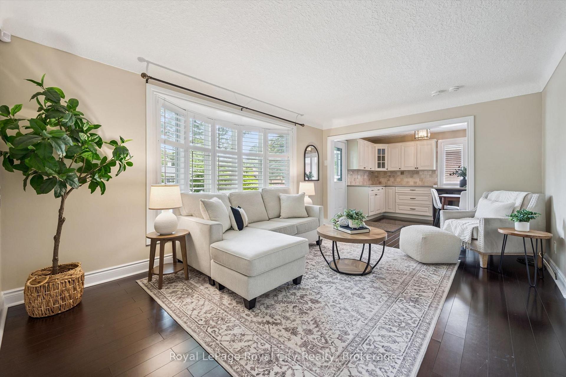 Photo 17 of 10 Sumac Place, Guelph, Riverside Park — HOMEH