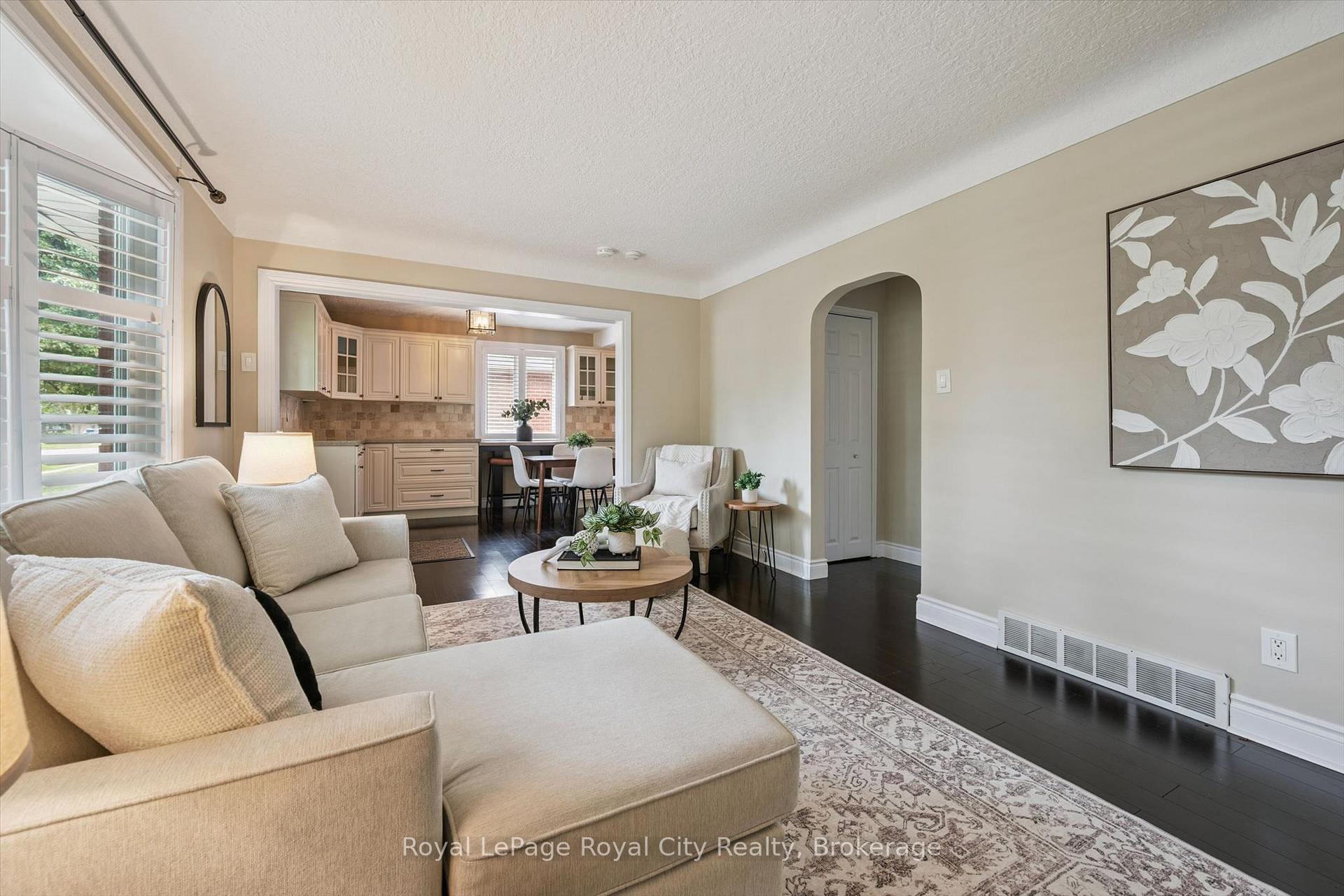 Photo 18 of 10 Sumac Place, Guelph, Riverside Park — HOMEH
