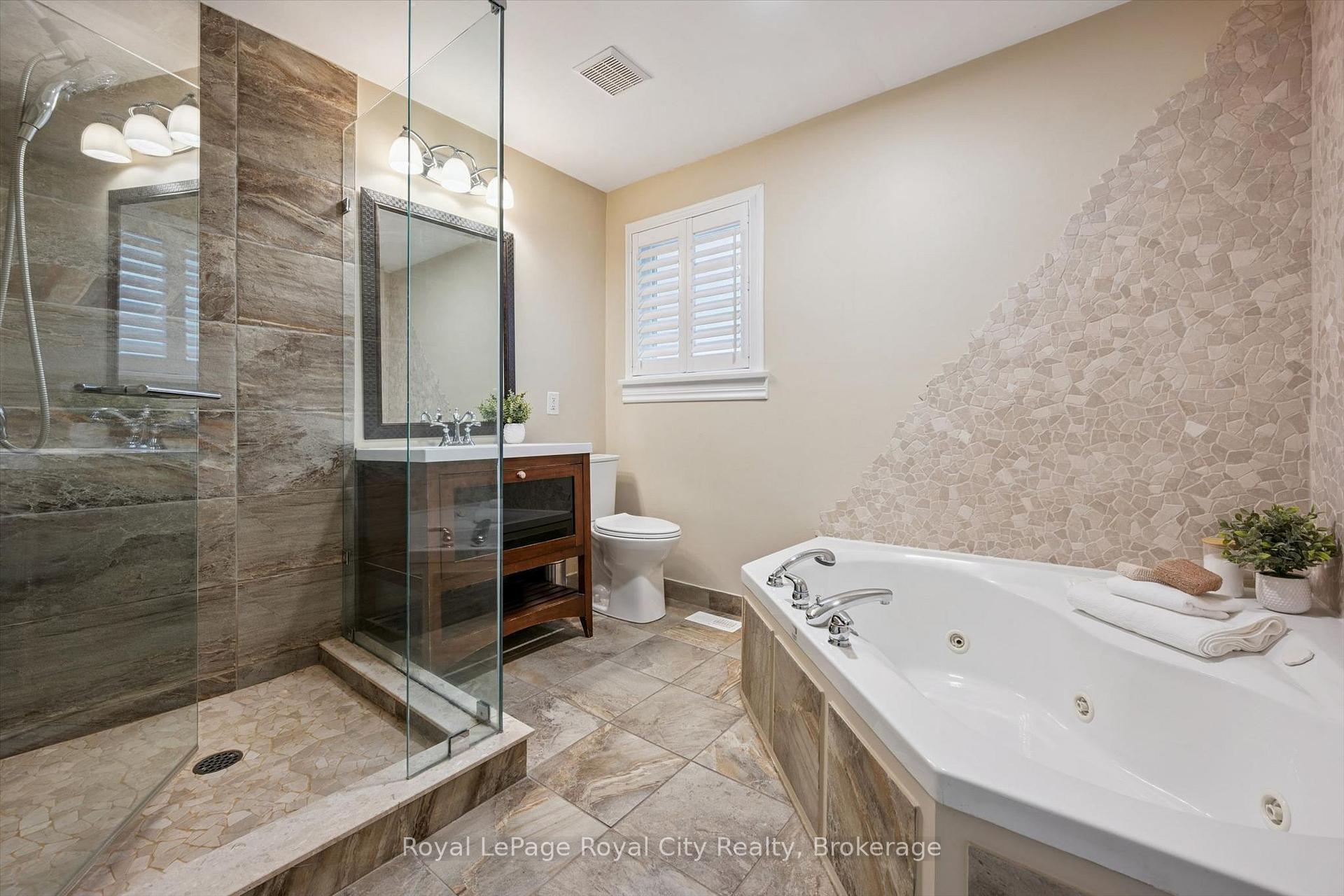 Photo 21 of 10 Sumac Place, Guelph, Riverside Park — HOMEH