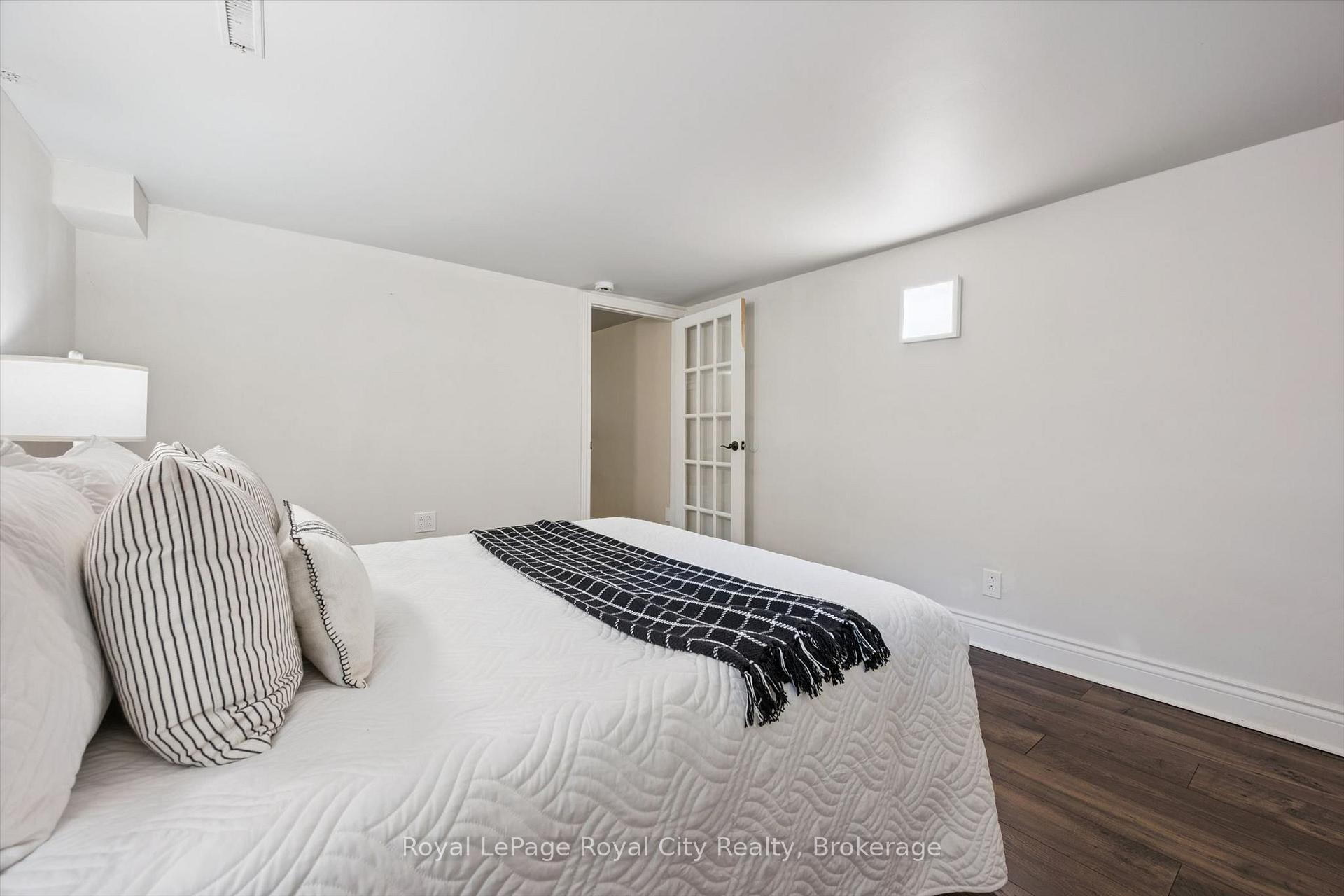 Photo 34 of 10 Sumac Place, Guelph, Riverside Park — HOMEH