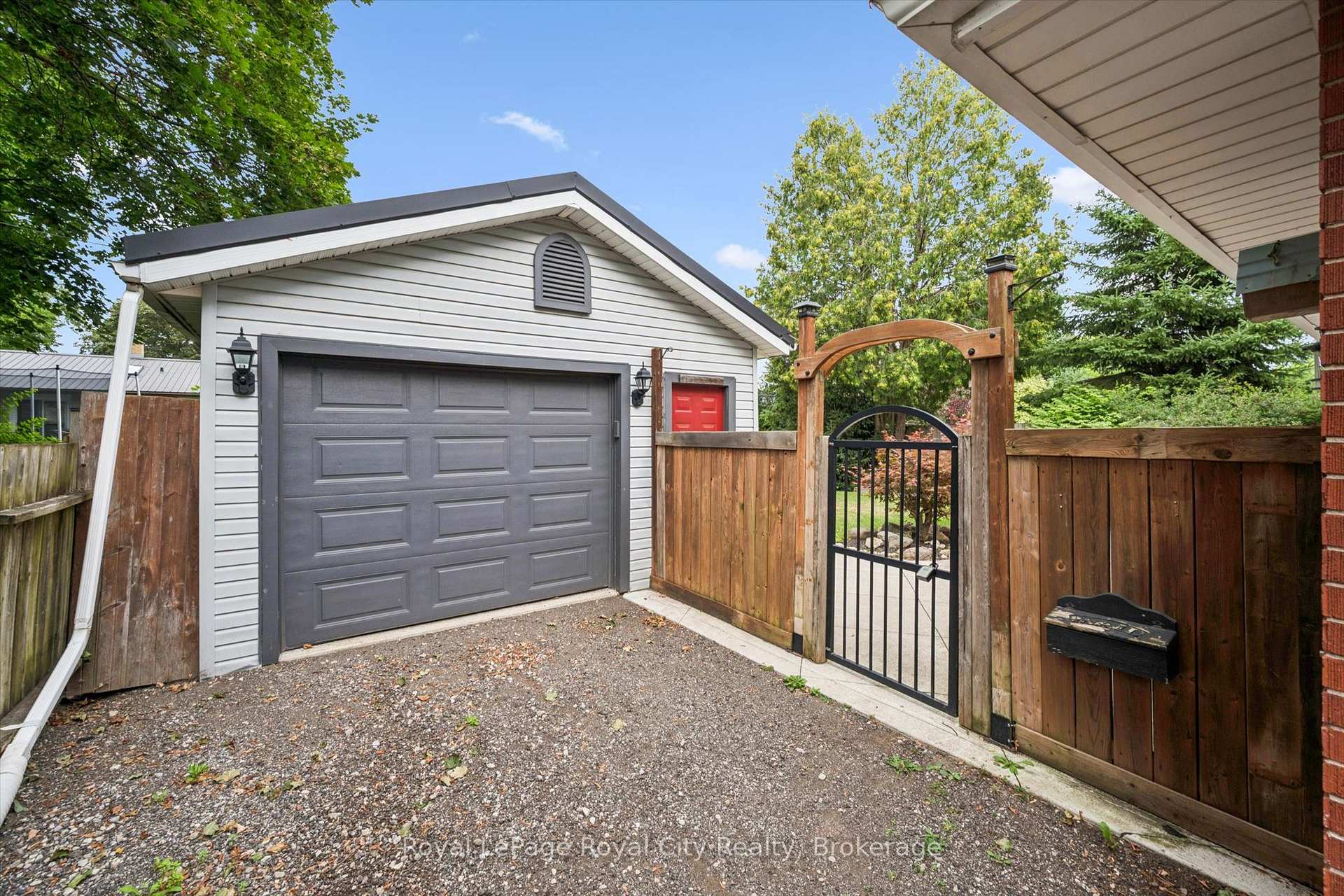 Photo 36 of 10 Sumac Place, Guelph, Riverside Park — HOMEH