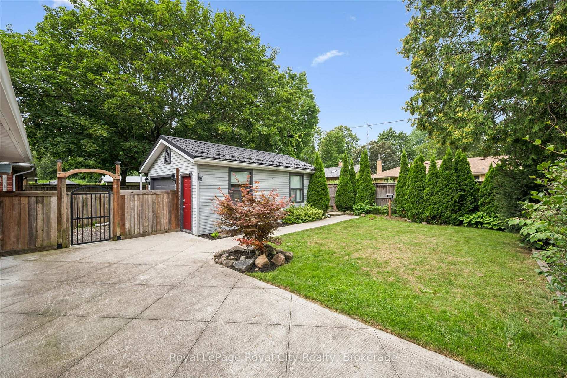 Photo 38 of 10 Sumac Place, Guelph, Riverside Park — HOMEH
