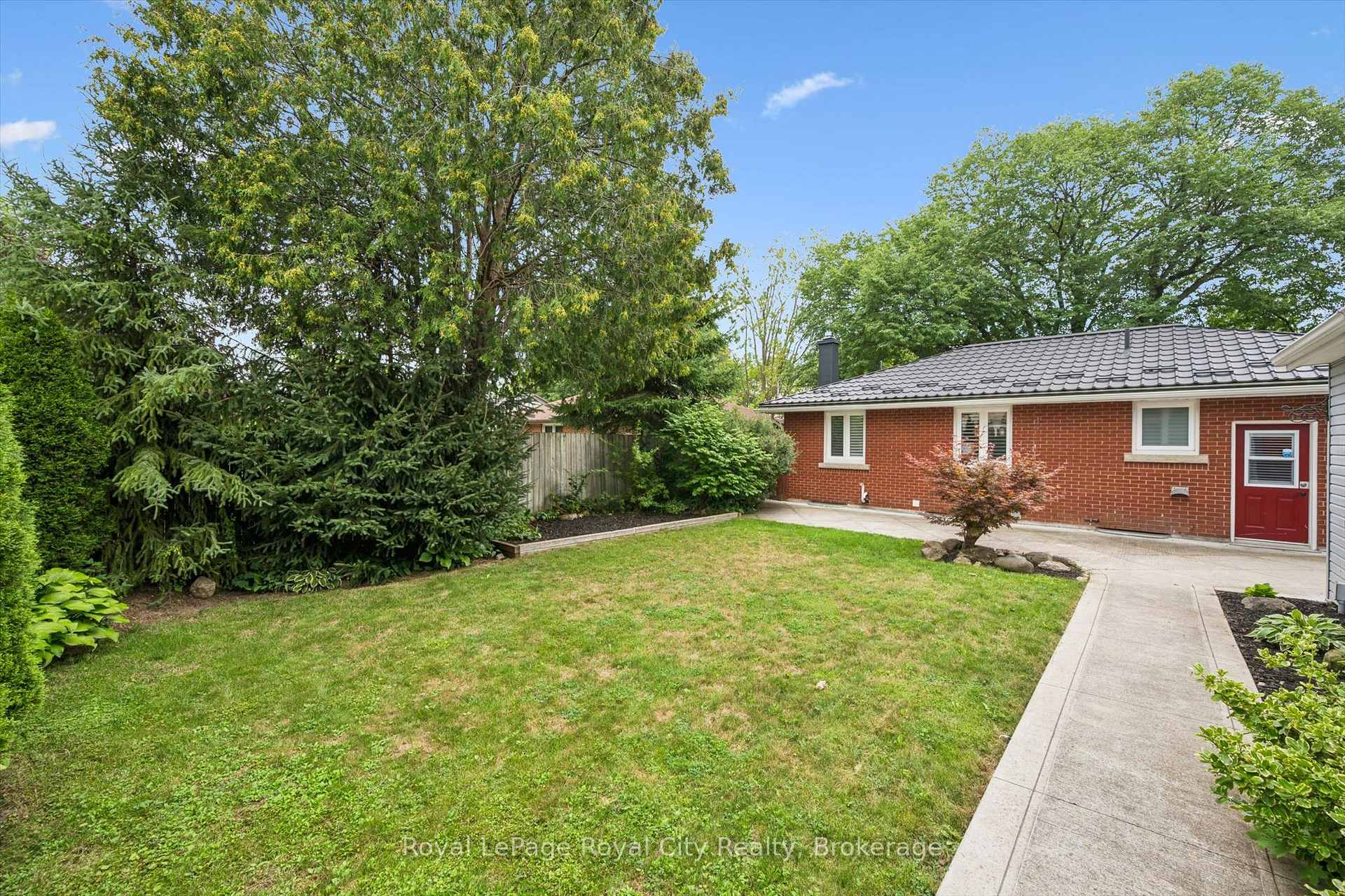 Photo 40 of 10 Sumac Place, Guelph, Riverside Park — HOMEH