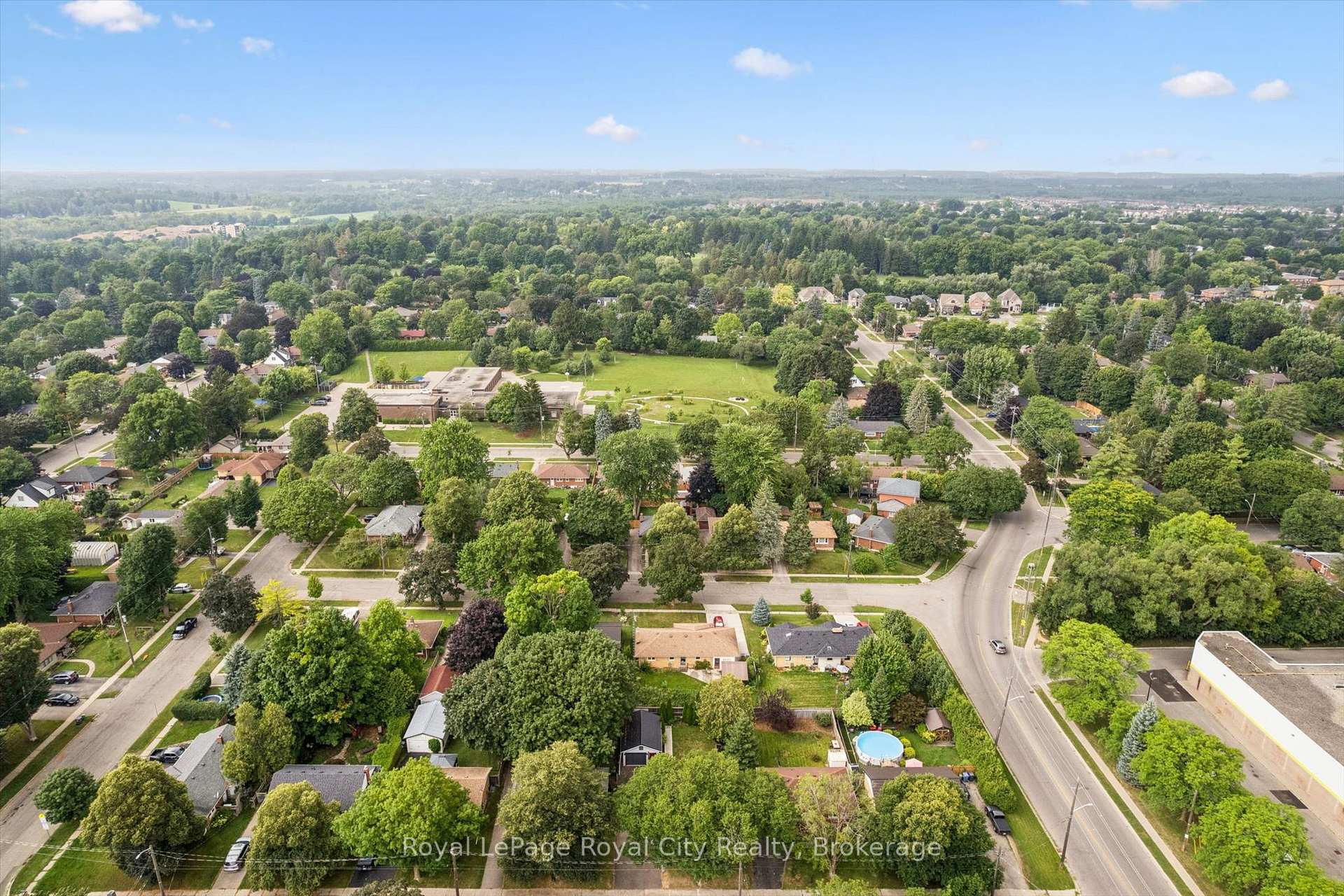 Photo 42 of 10 Sumac Place, Guelph, Riverside Park — HOMEH