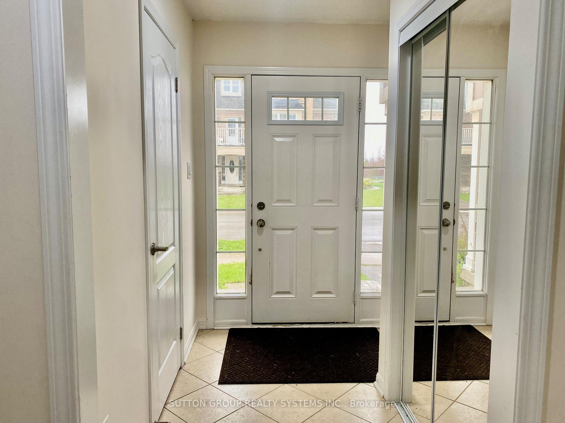 Photo 2 of 39 Suitor Court, Milton, Willmott — HOMEH