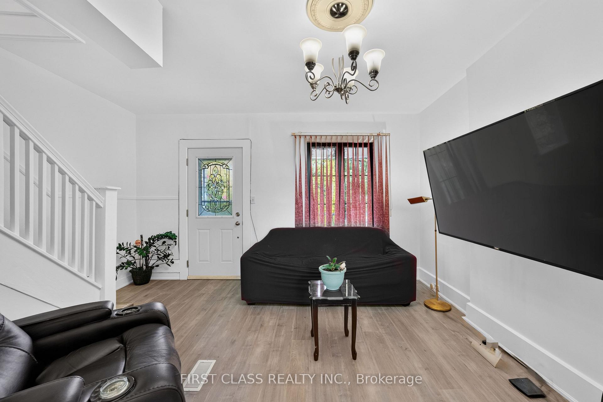 Photo 3 of 150 Caledonia Road, Toronto, Corso Italia-Davenport — HOMEH