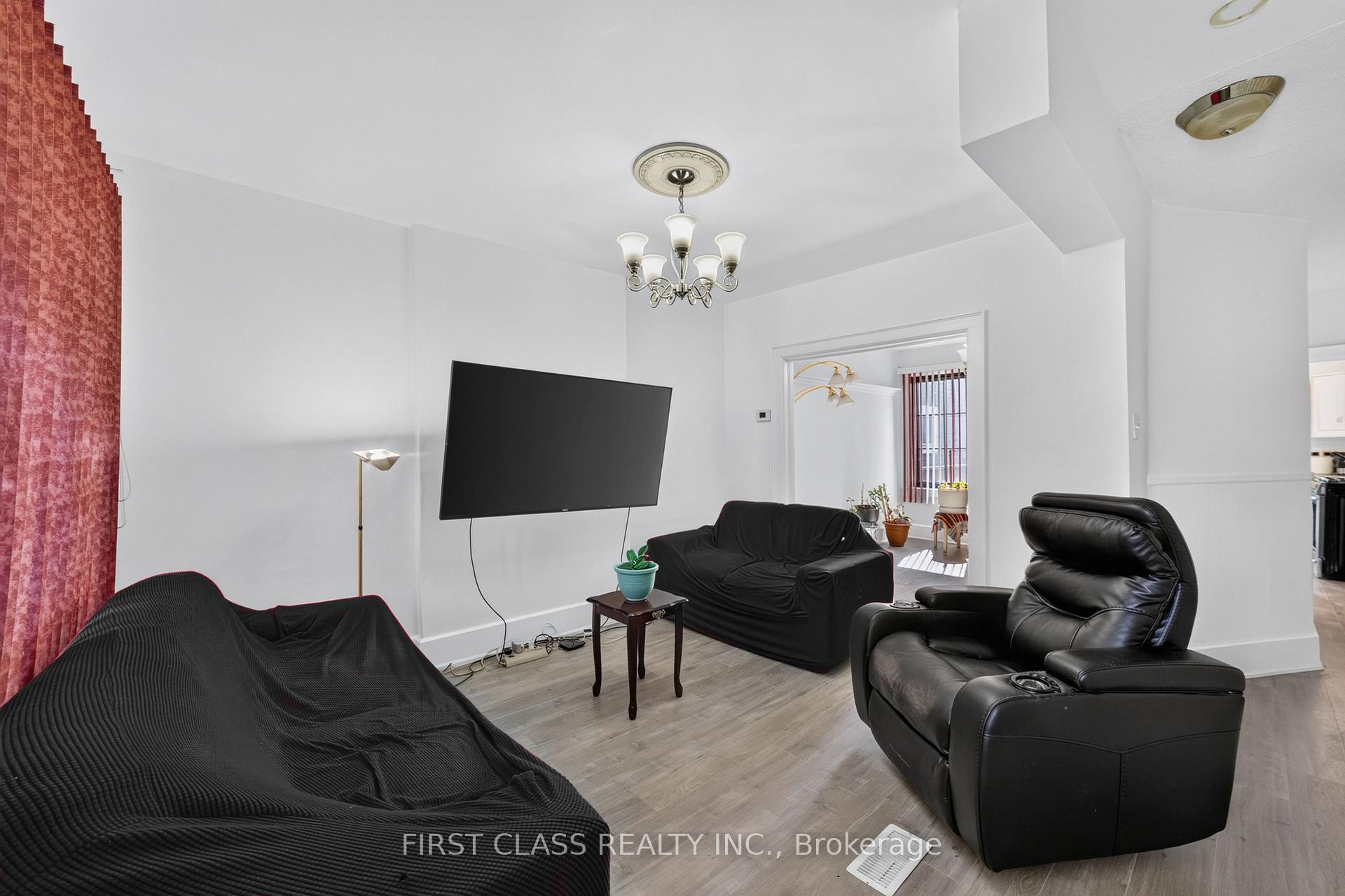 Photo 7 of 150 Caledonia Road, Toronto, Corso Italia-Davenport — HOMEH