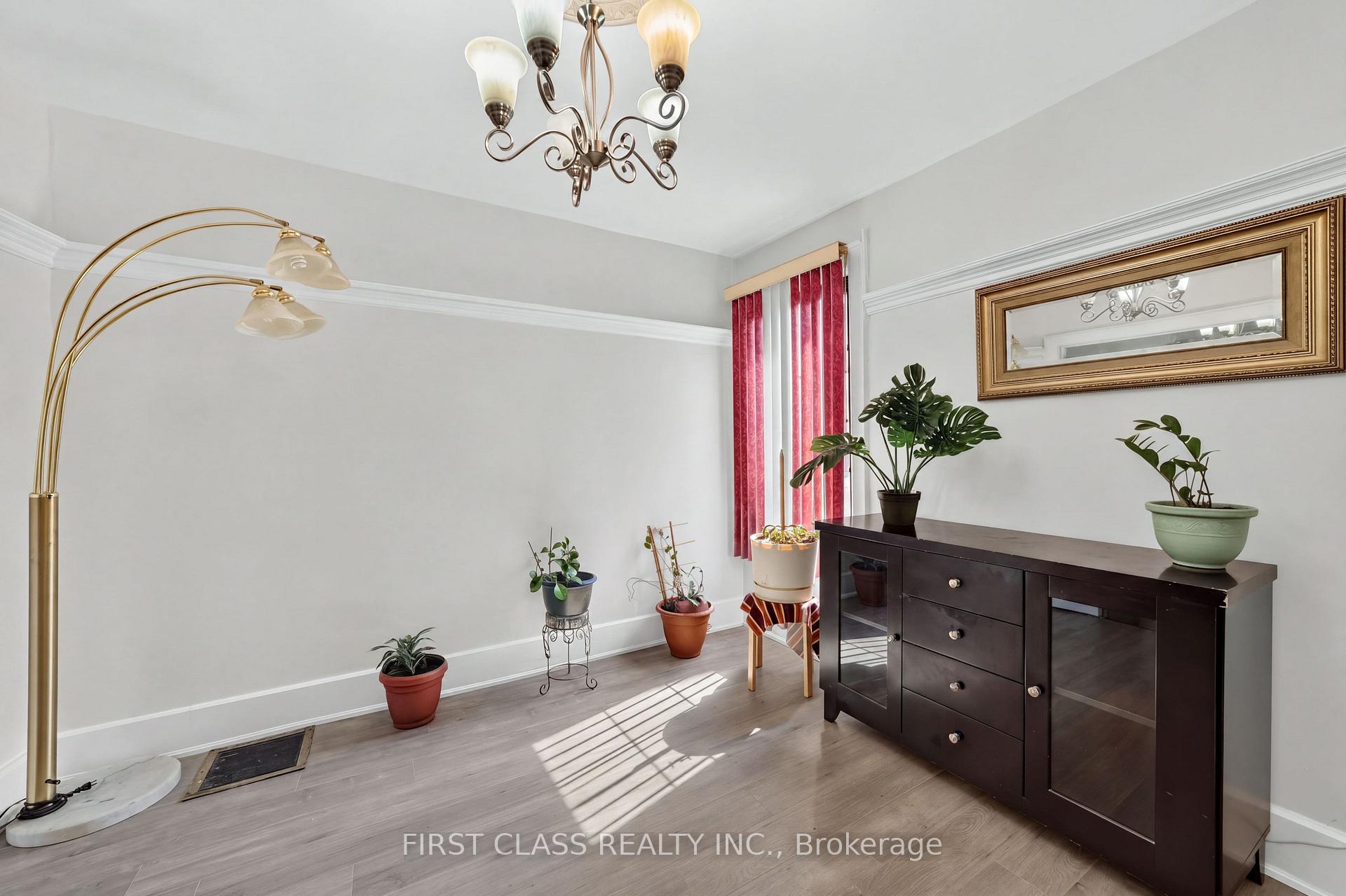 Photo 11 of 150 Caledonia Road, Toronto, Corso Italia-Davenport — HOMEH