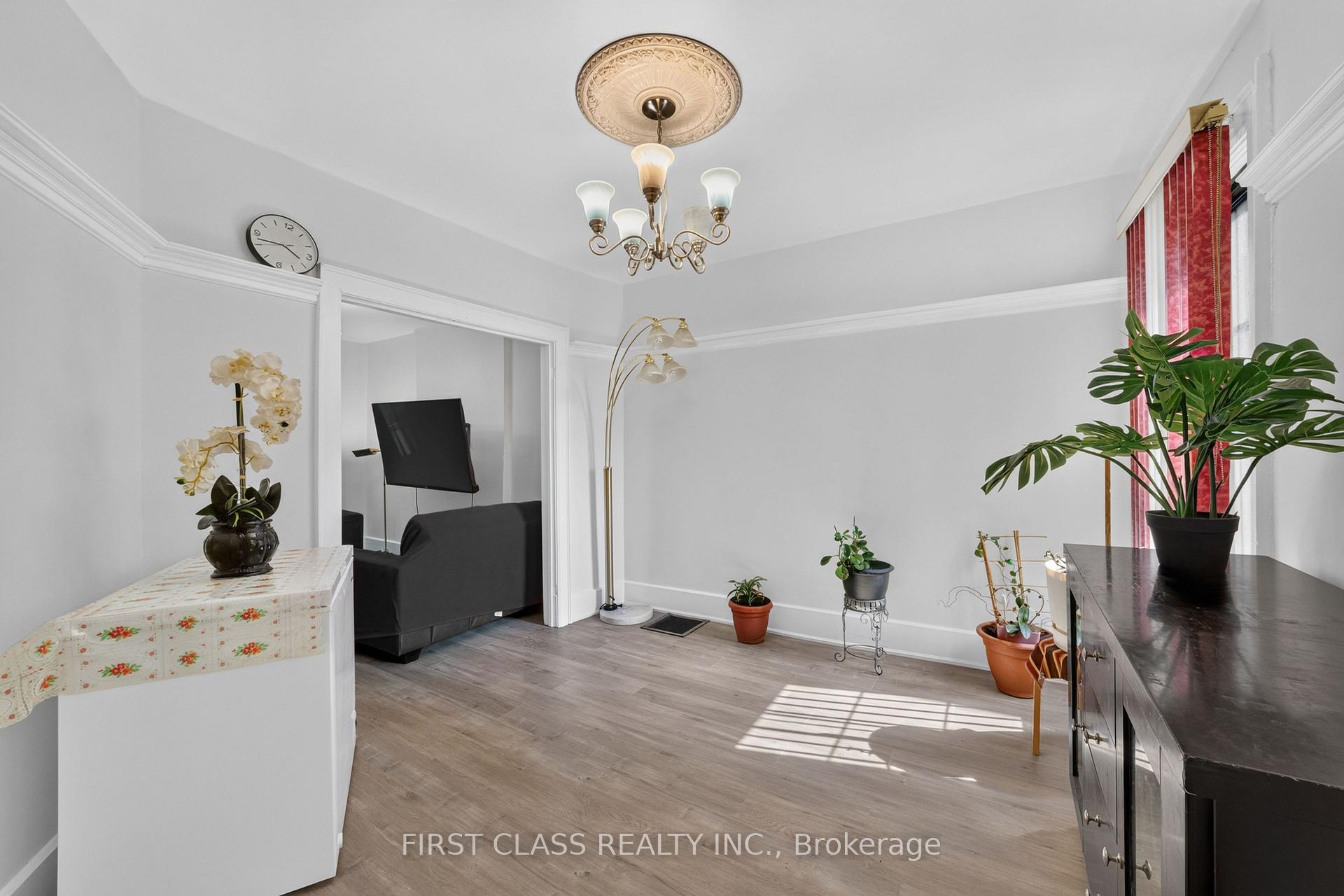 Photo 12 of 150 Caledonia Road, Toronto, Corso Italia-Davenport — HOMEH