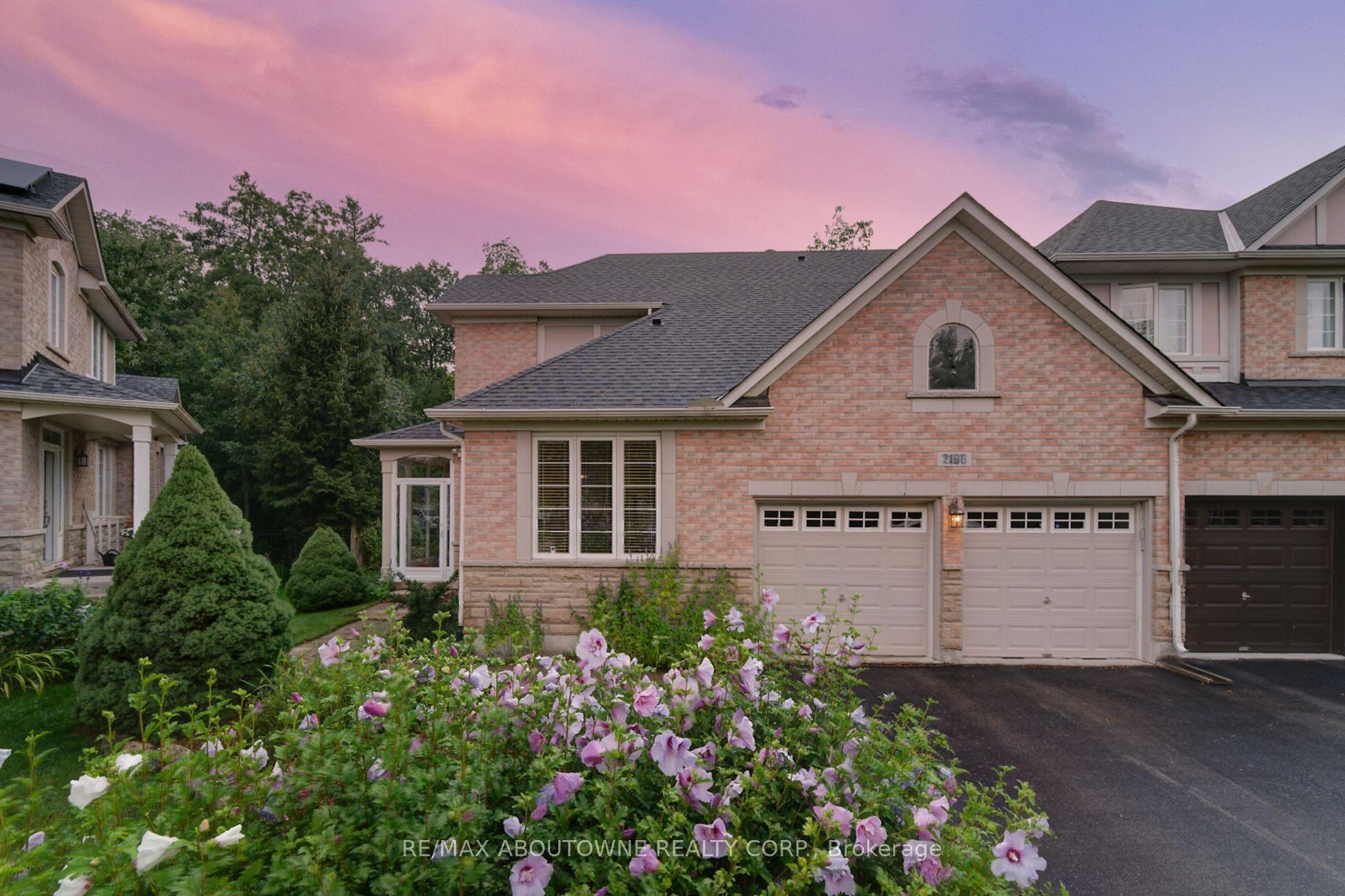 Photo 3 of 2196 Emily Circle, Oakville, Bronte Creek — HOMEH