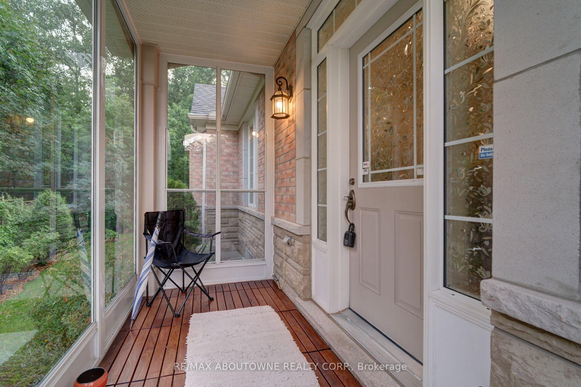 Photo 6 of 2196 Emily Circle, Oakville, Bronte Creek — HOMEH