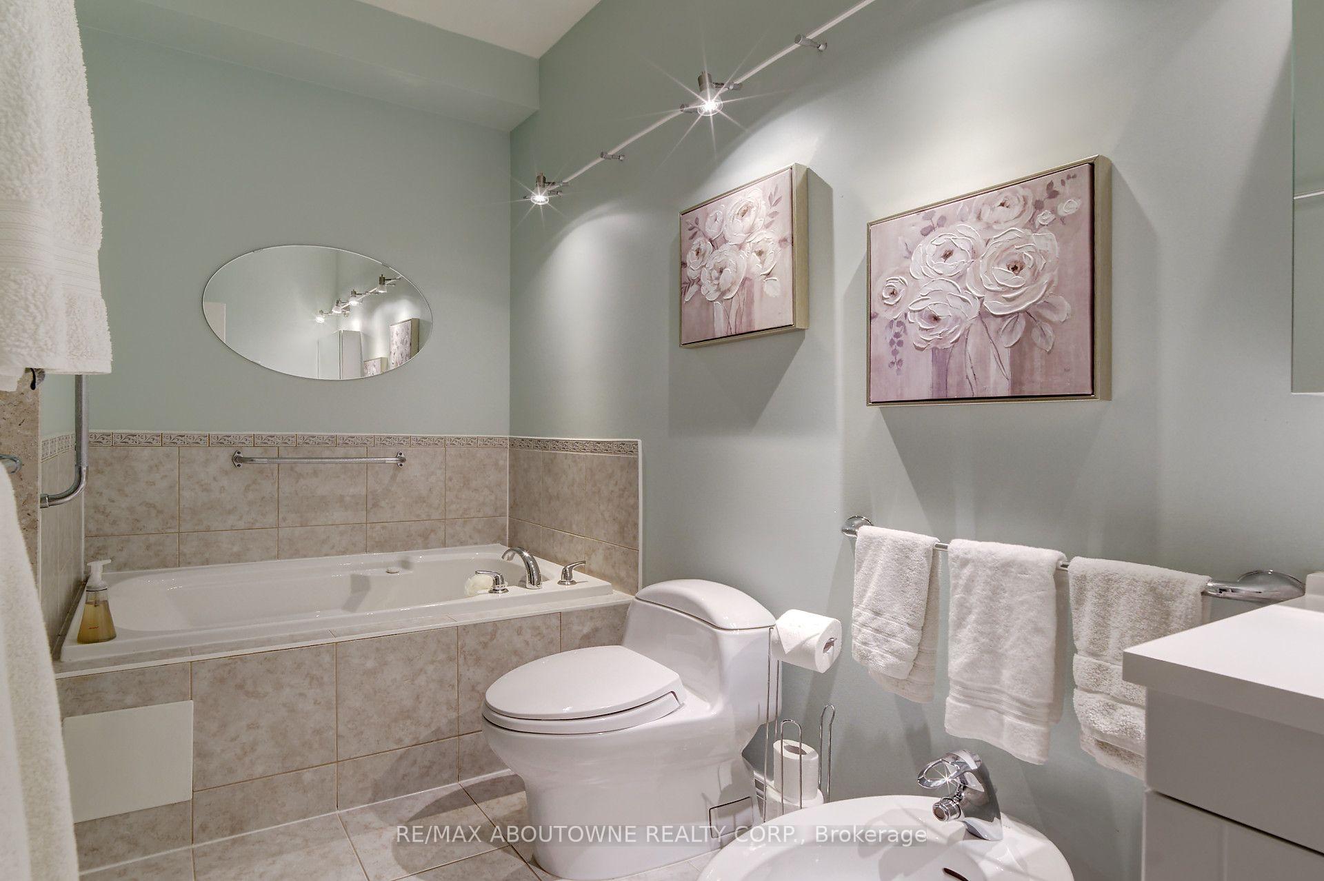 Photo 20 of 2196 Emily Circle, Oakville, Bronte Creek — HOMEH