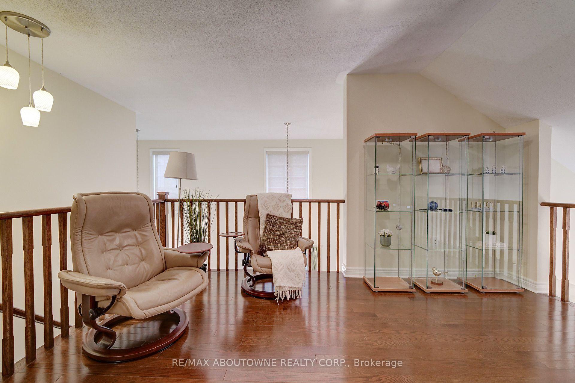 Photo 22 of 2196 Emily Circle, Oakville, Bronte Creek — HOMEH