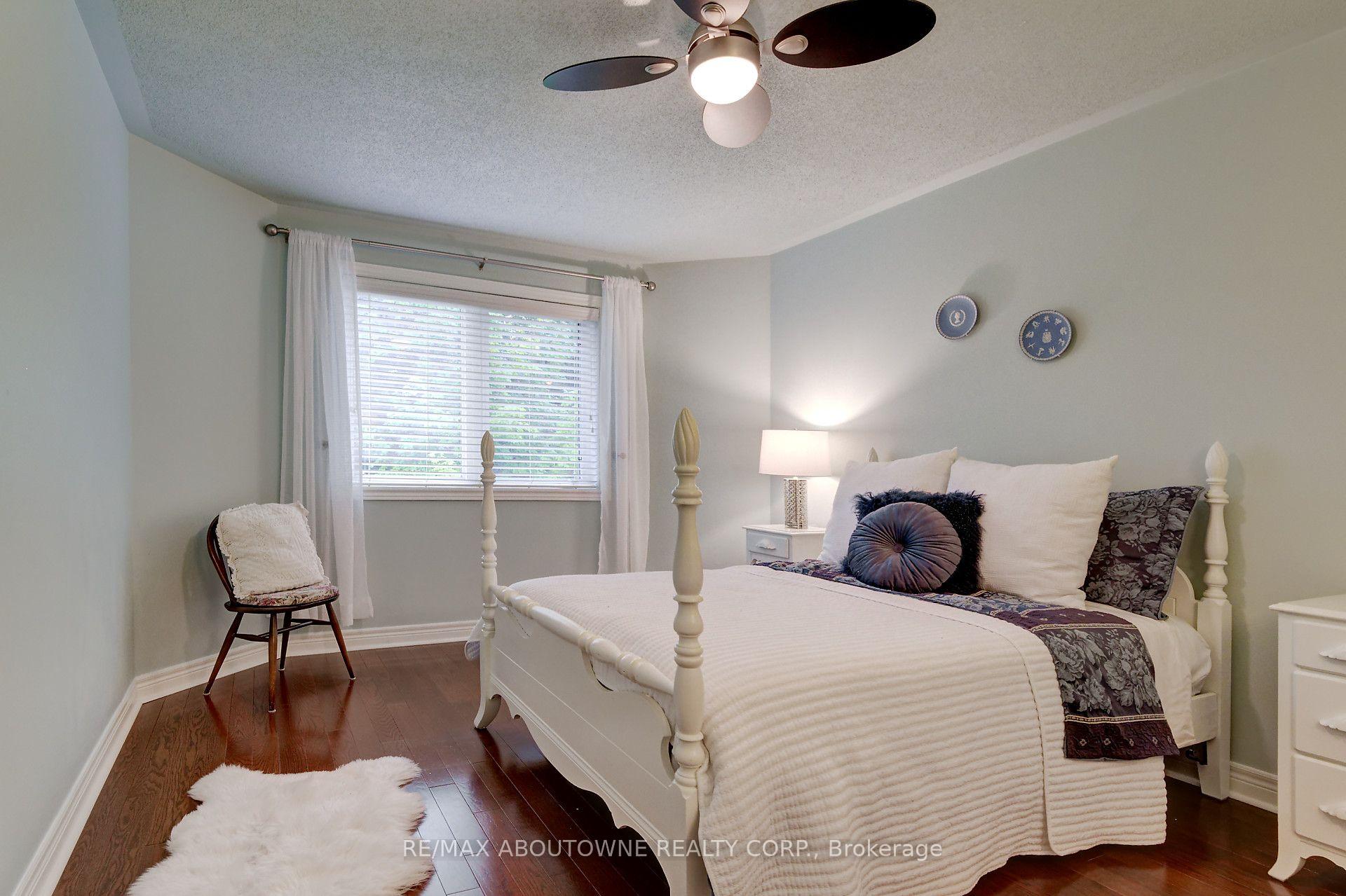 Photo 24 of 2196 Emily Circle, Oakville, Bronte Creek — HOMEH