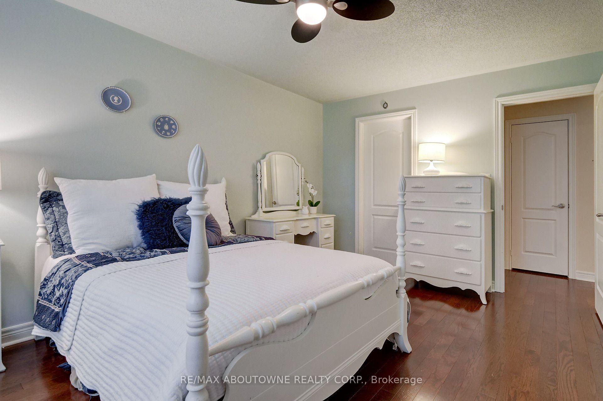 Photo 25 of 2196 Emily Circle, Oakville, Bronte Creek — HOMEH
