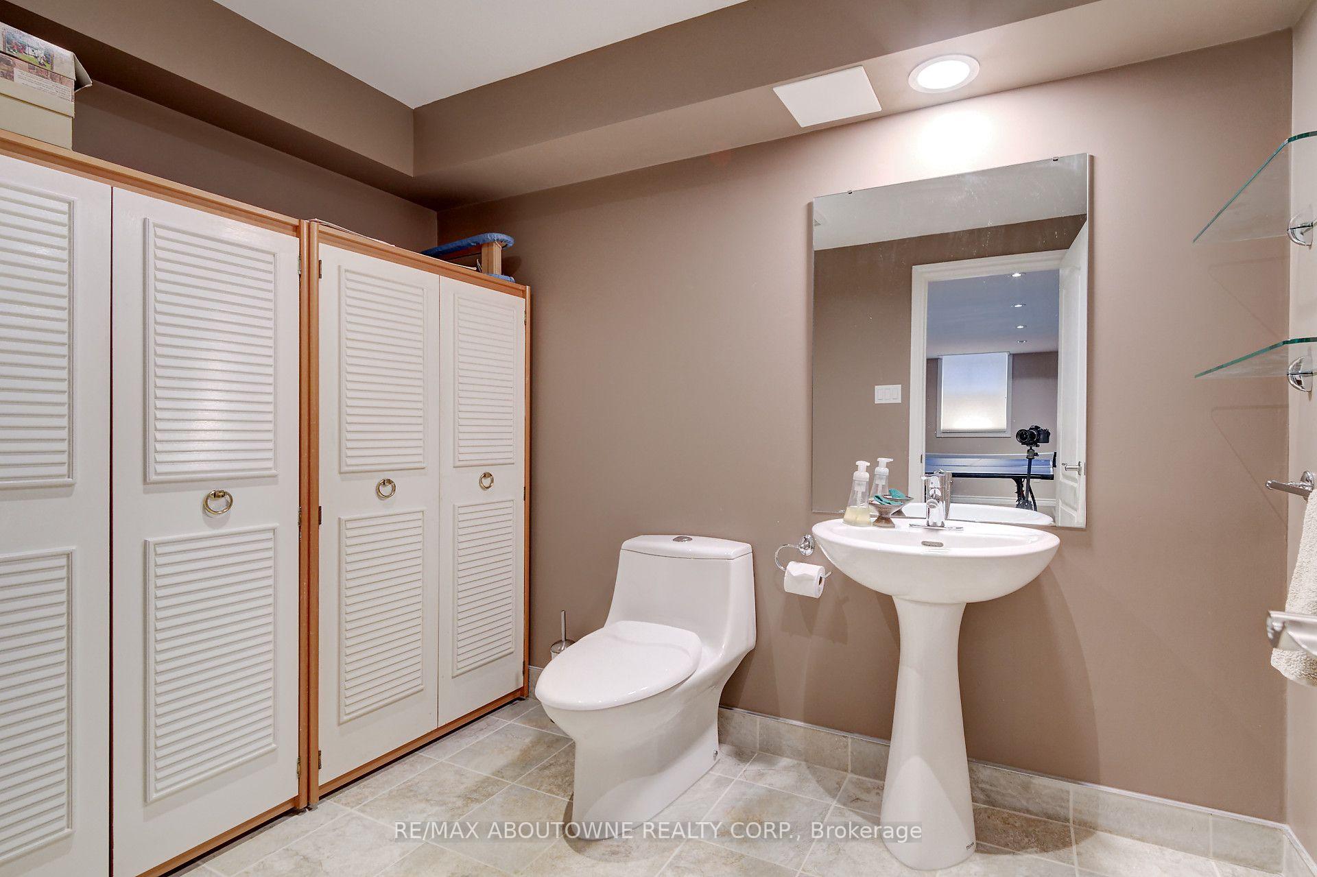 Photo 33 of 2196 Emily Circle, Oakville, Bronte Creek — HOMEH