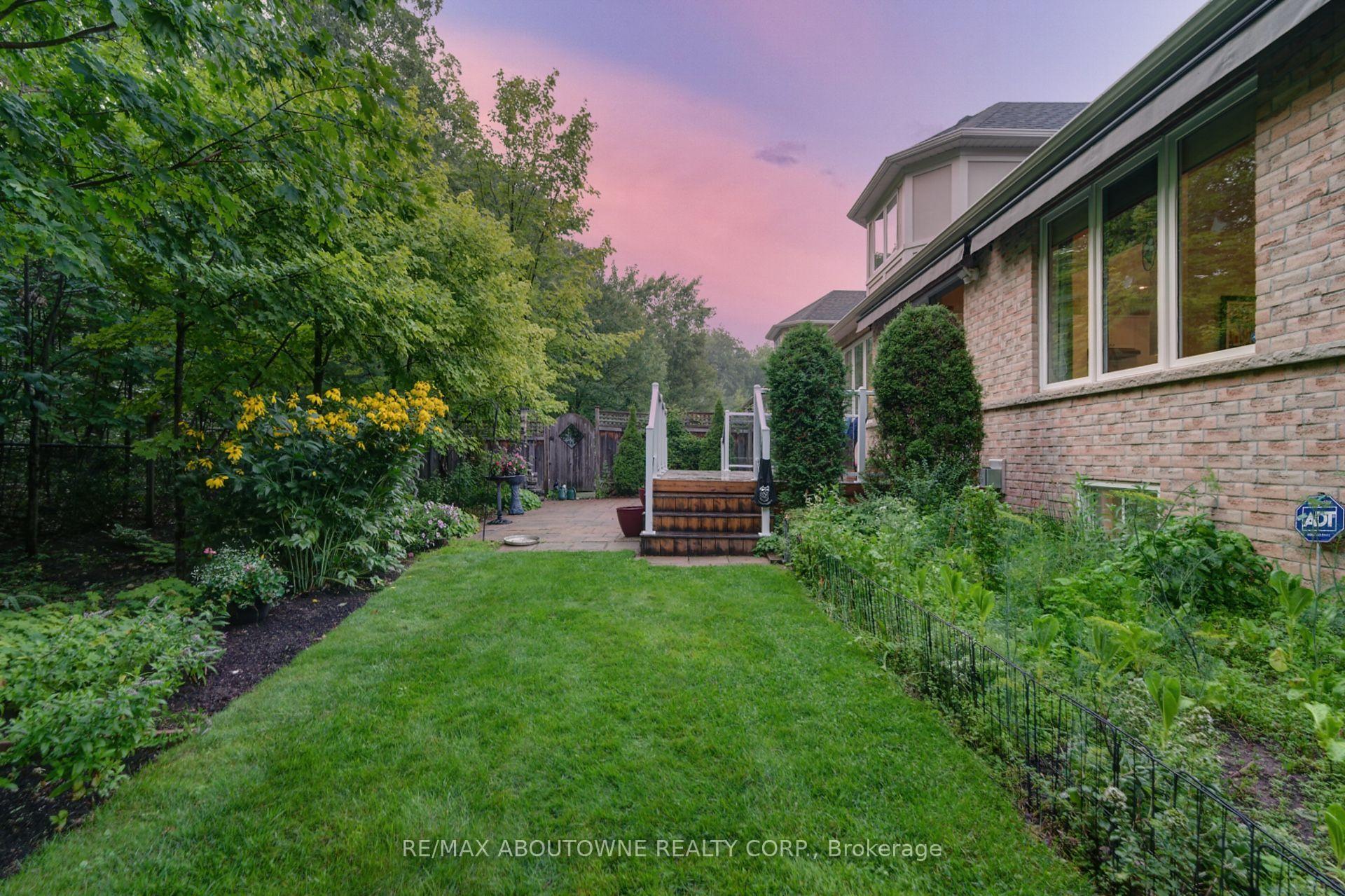 Photo 34 of 2196 Emily Circle, Oakville, Bronte Creek — HOMEH