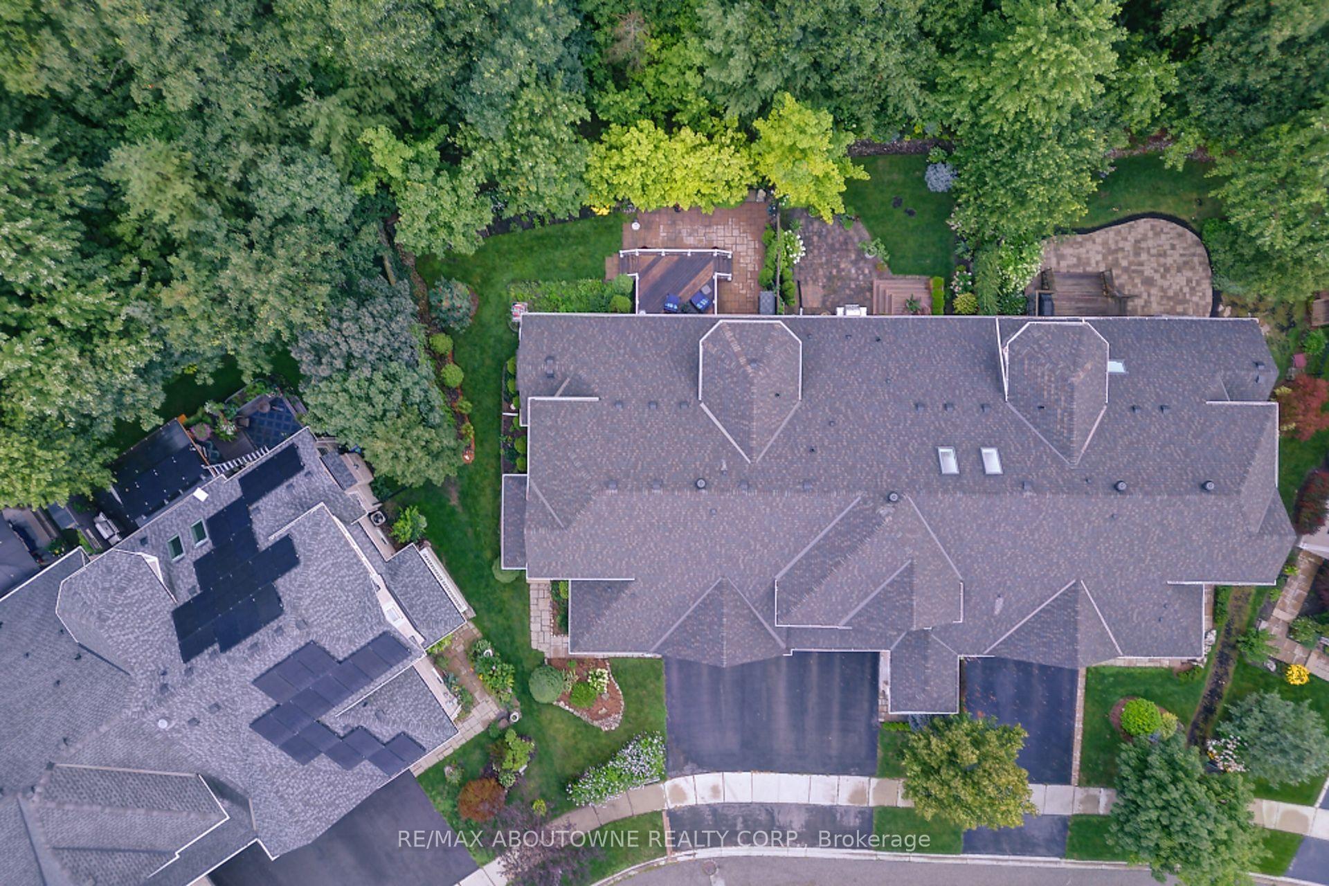Photo 38 of 2196 Emily Circle, Oakville, Bronte Creek — HOMEH