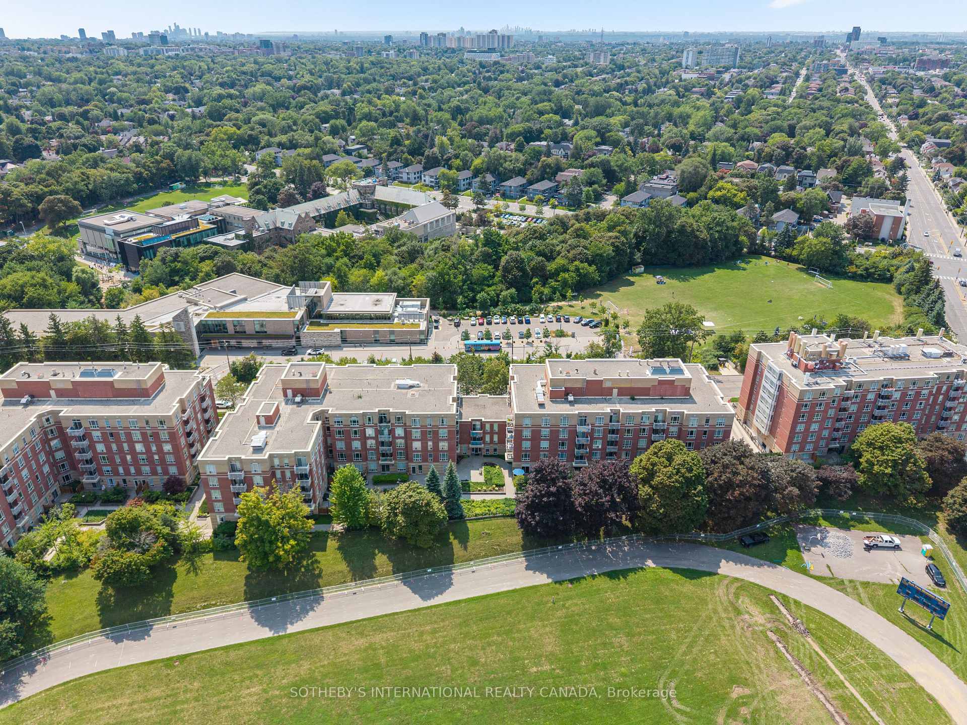 Front of Unit 405, 485 Rosewell Avenue