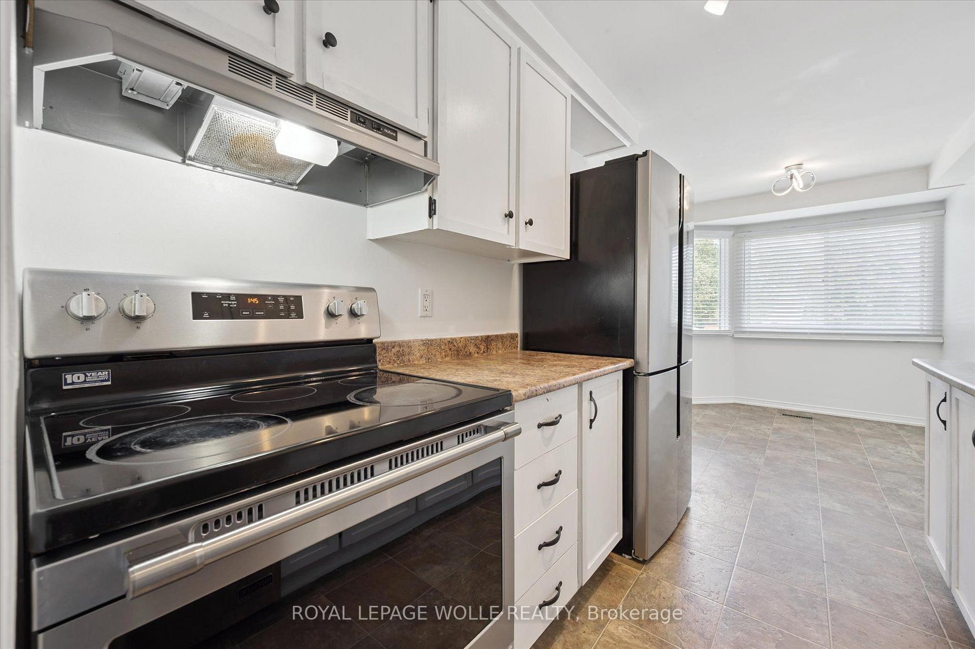 Photo 11 of Unit 2, 750 Erinbrook Drive, Kitchener, Country Hills West — HOMEH