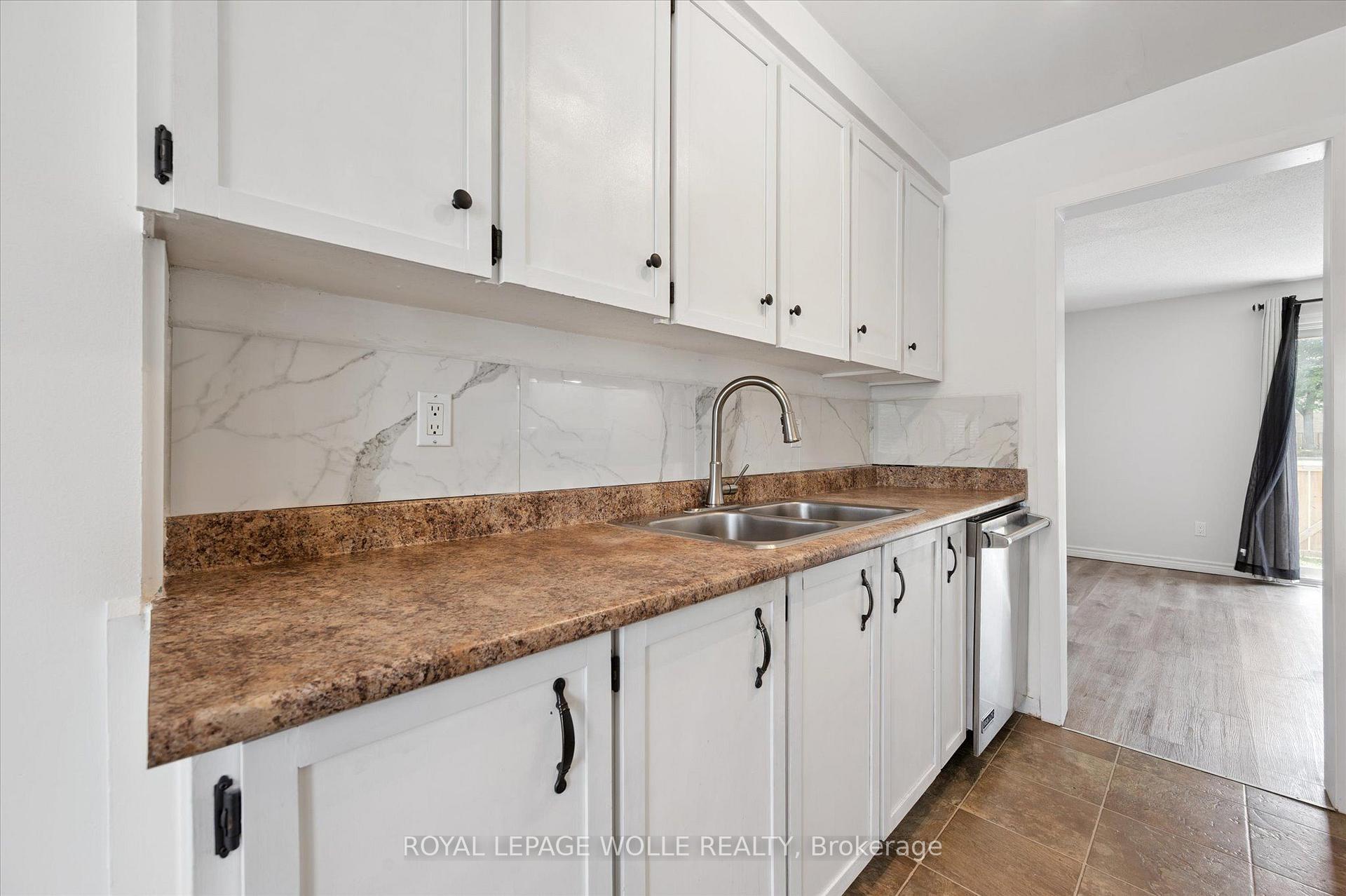 Photo 12 of Unit 2, 750 Erinbrook Drive, Kitchener, Country Hills West — HOMEH
