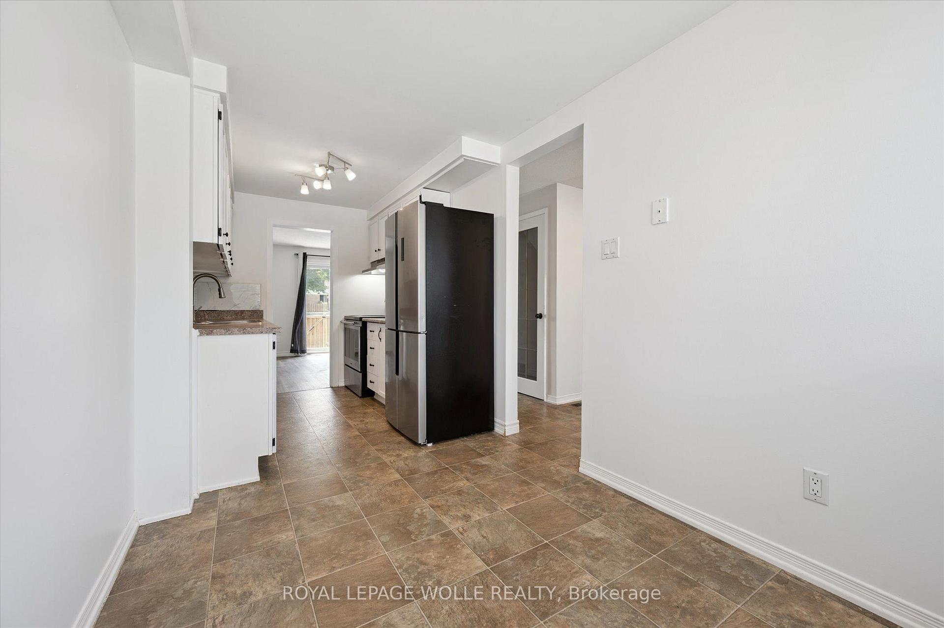 Photo 15 of Unit 2, 750 Erinbrook Drive, Kitchener, Country Hills West — HOMEH