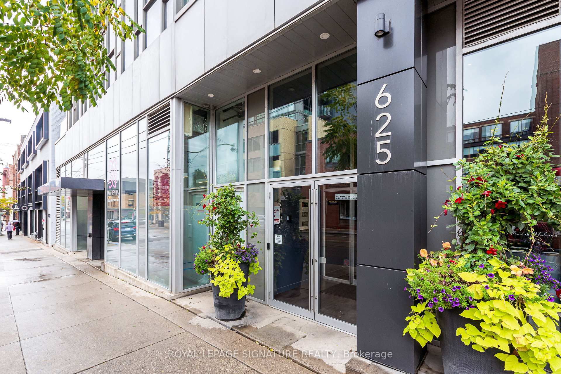 Photo of Unit 211, 625 Queen Street E