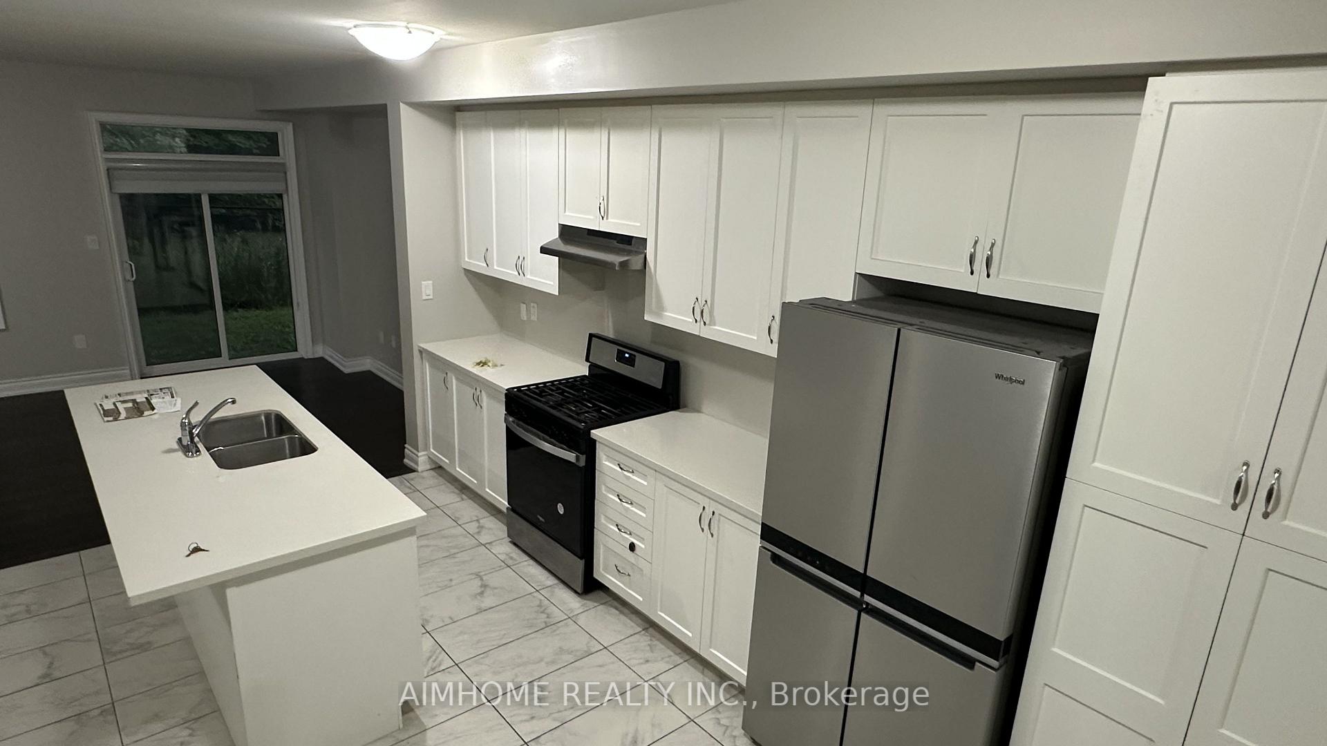 Photo 4 of 52 Liam Lane, Markham, Cedarwood — HOMEH