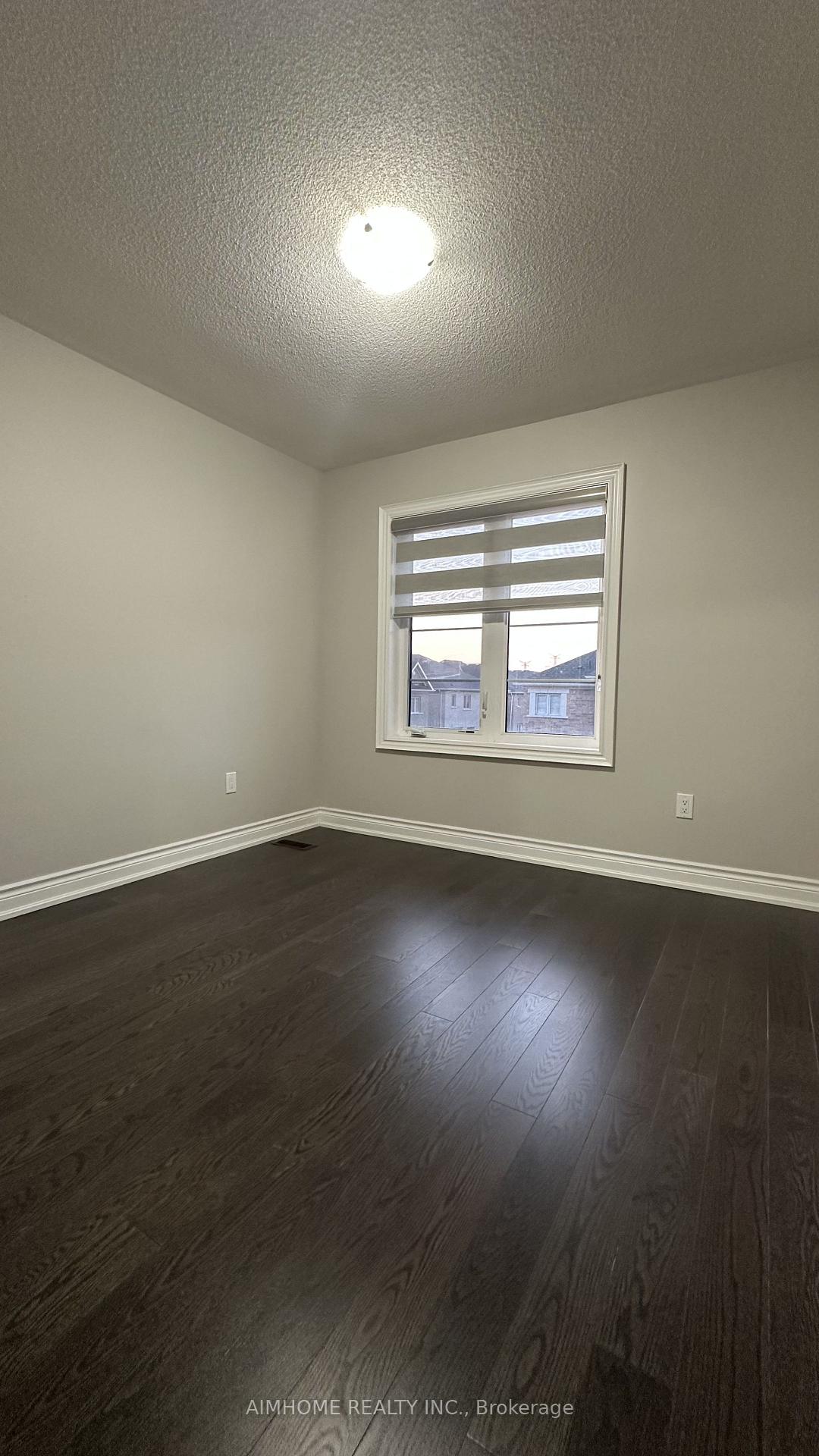 Photo 5 of 52 Liam Lane, Markham, Cedarwood — HOMEH
