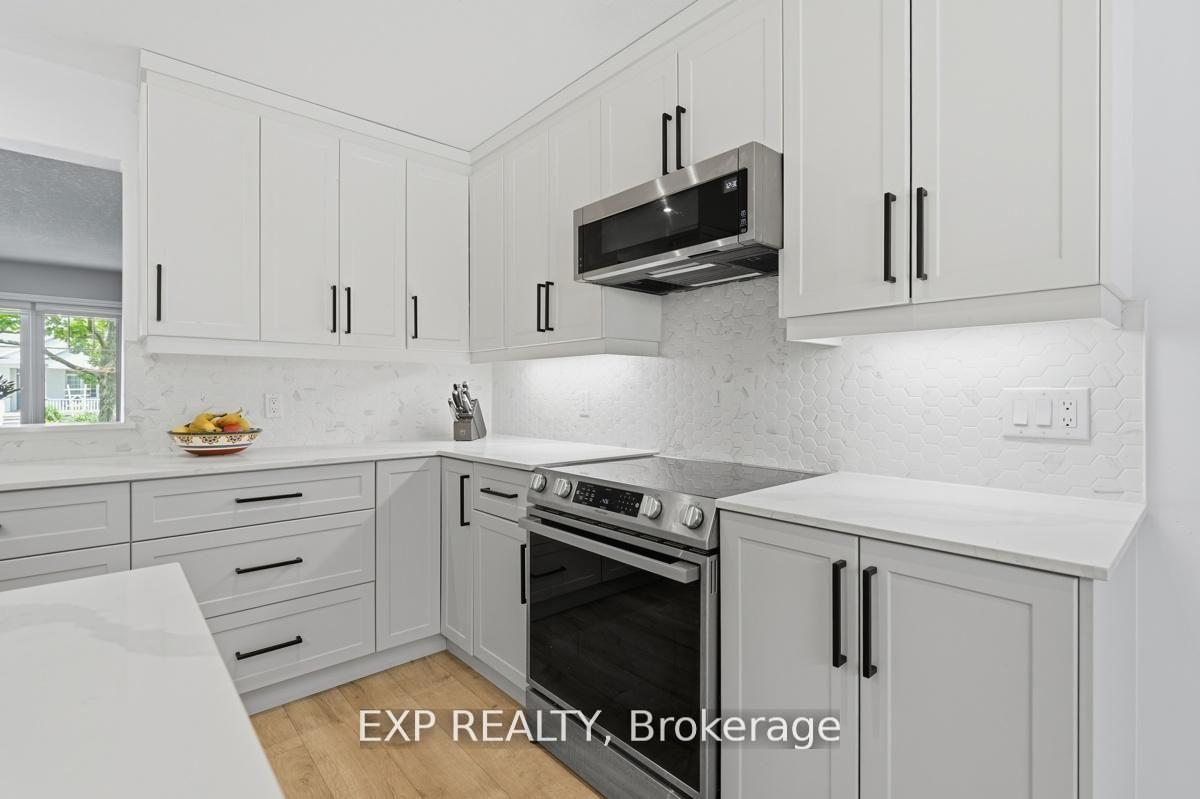 Photo 14 of 29 Augusta Crescent, St. Thomas — HOMEH