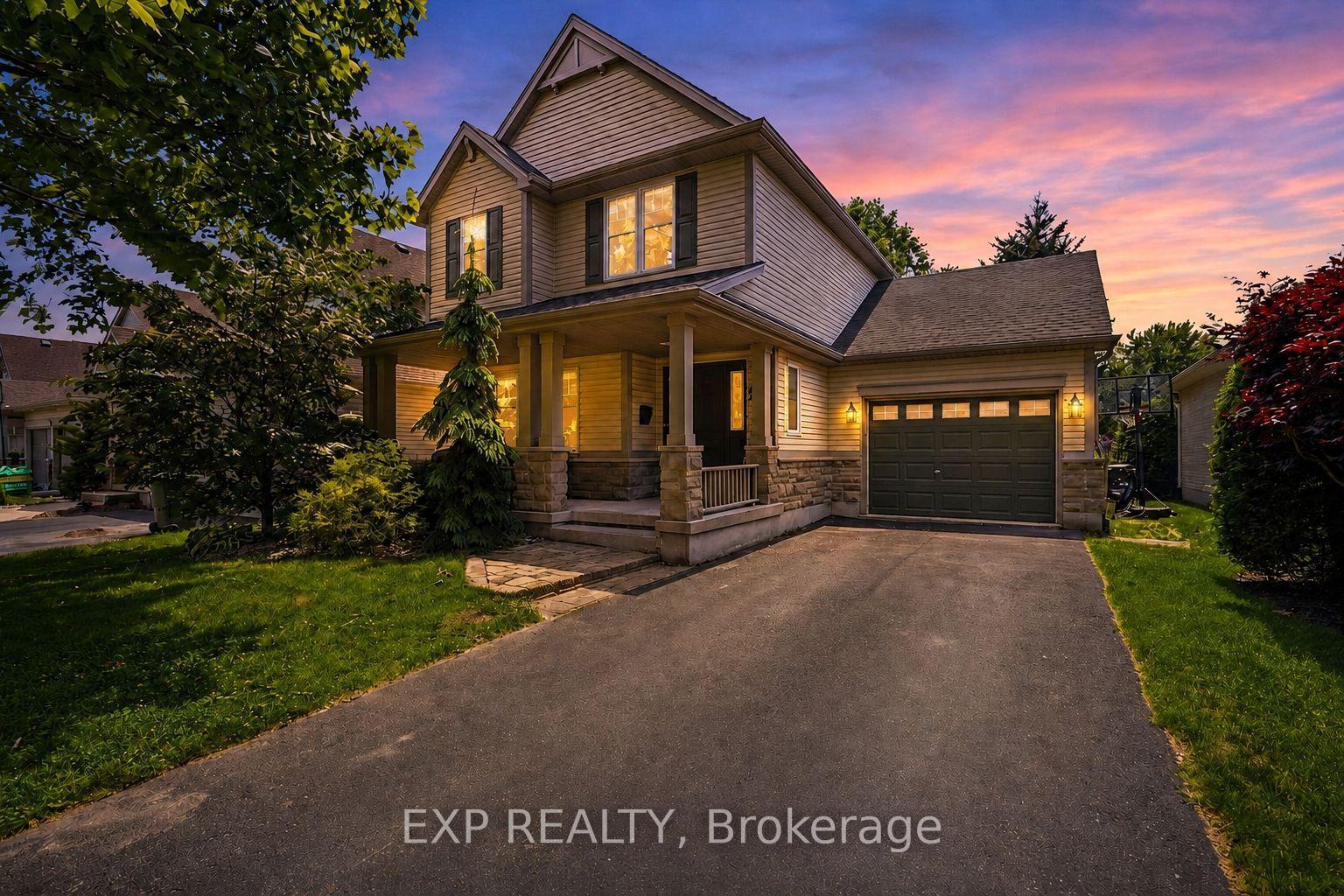 Photo 3 of 29 Augusta Crescent, St. Thomas — HOMEH